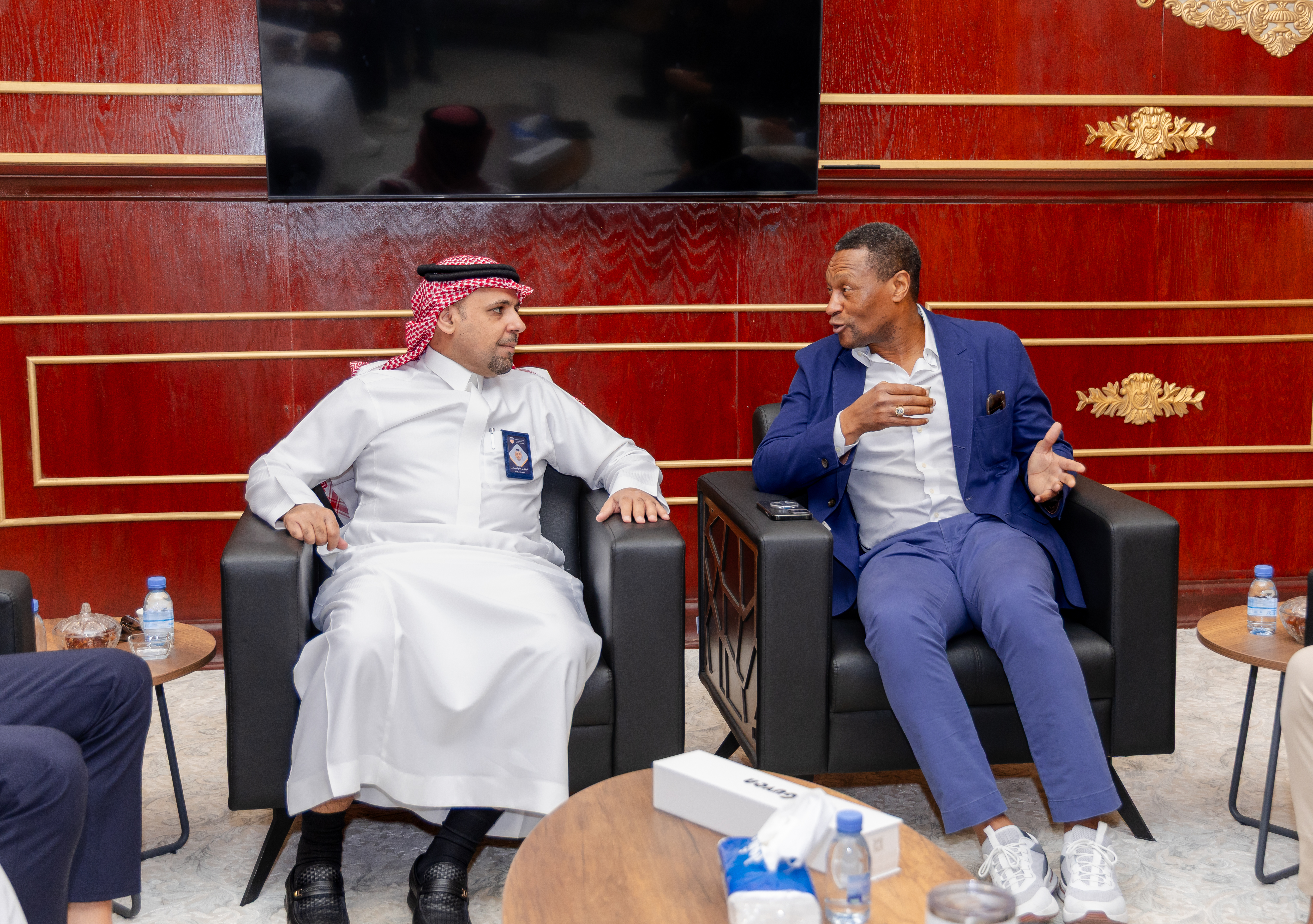 المدير الرياضي برابطة دوري المحترفين السيد مايكل إيمينالو يزور الفيحاء