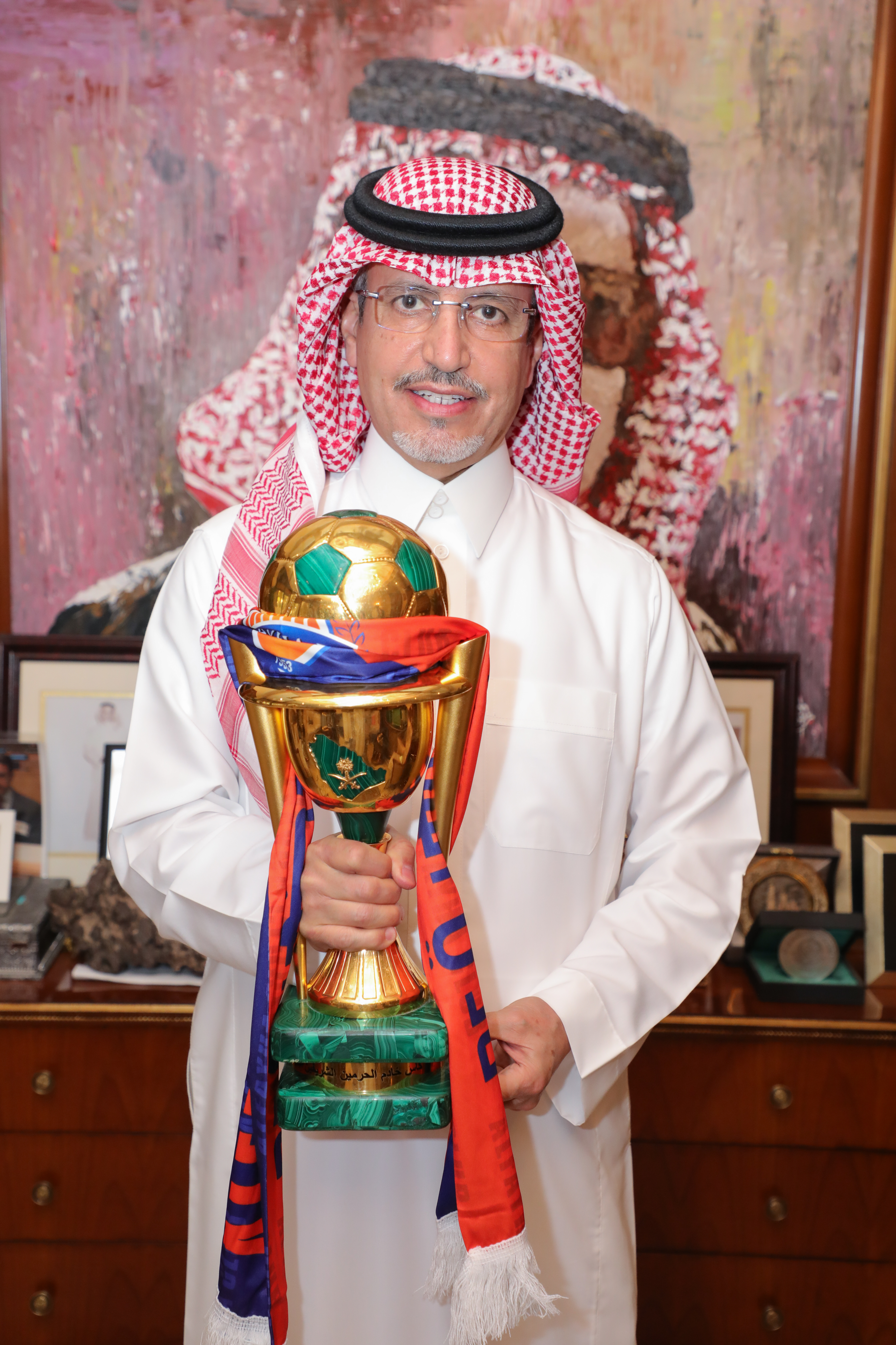 مجلس إدارة النادي يقدم شكره لعضو الشرف المهندس محمد بن عبدالعزيز التويجري على دعمه لمسيرة النادي