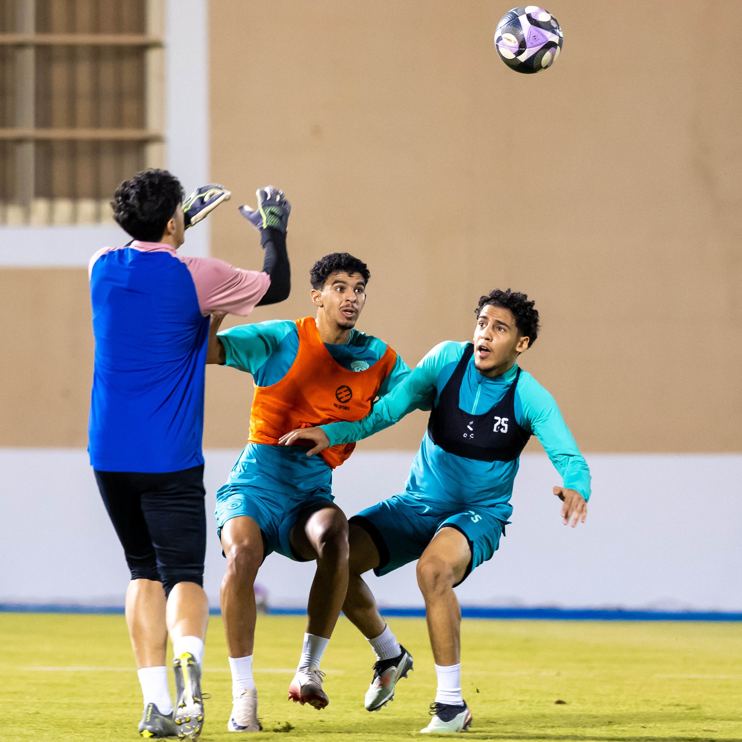 الفيحاء يواصل تحضيراته لعودة الدوري بمناورة رسمية انتهت بفوز الفريق الأخضر بركلات الترجيح