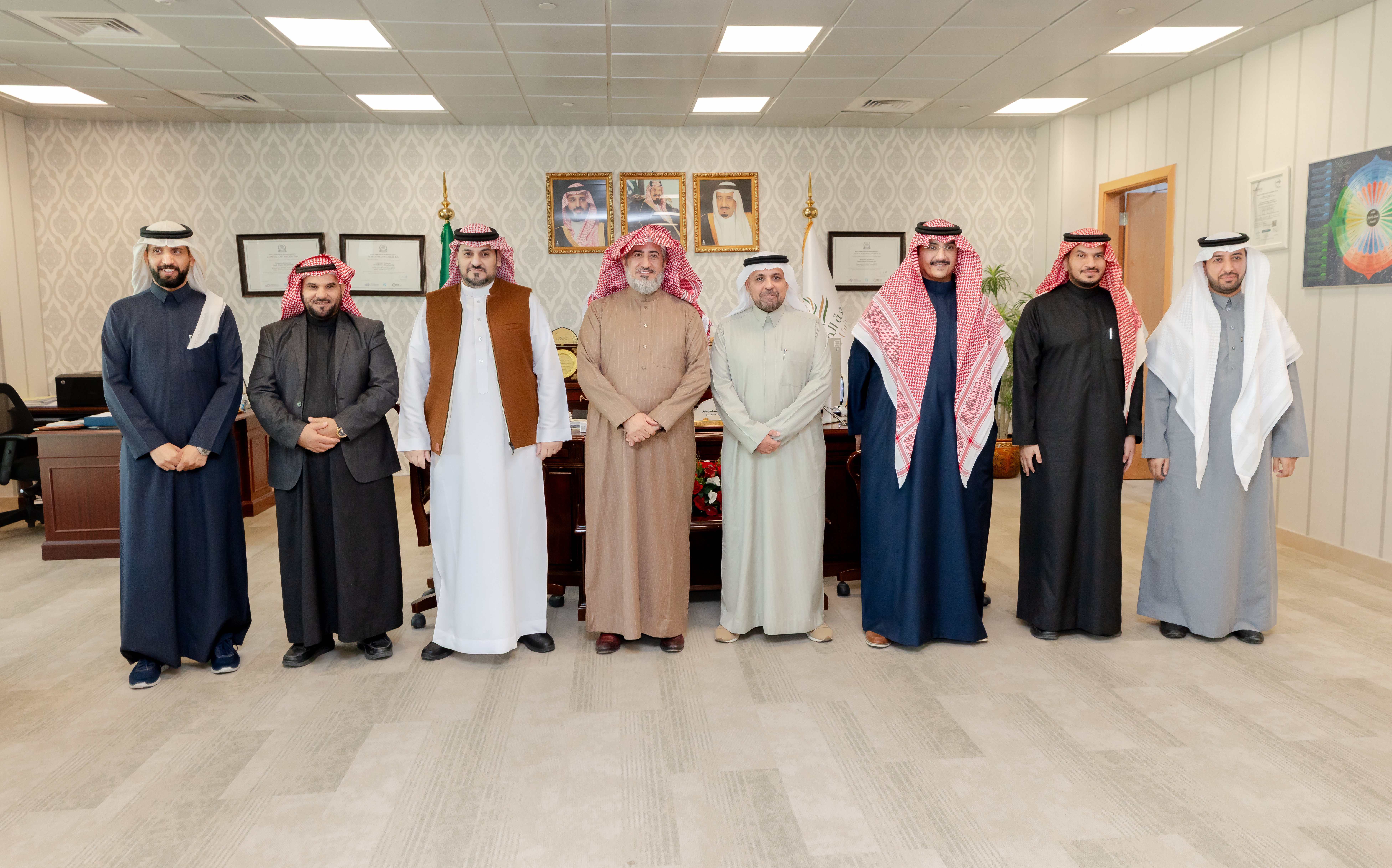 رئيس مجلس الإدارة الدكتور توفيق بن صالح المديهيم يزور وكيل جامعة المجمعة للتنمية والاستثمار الأستاذ الدكتور مسلّم بن محمد الدوسري .