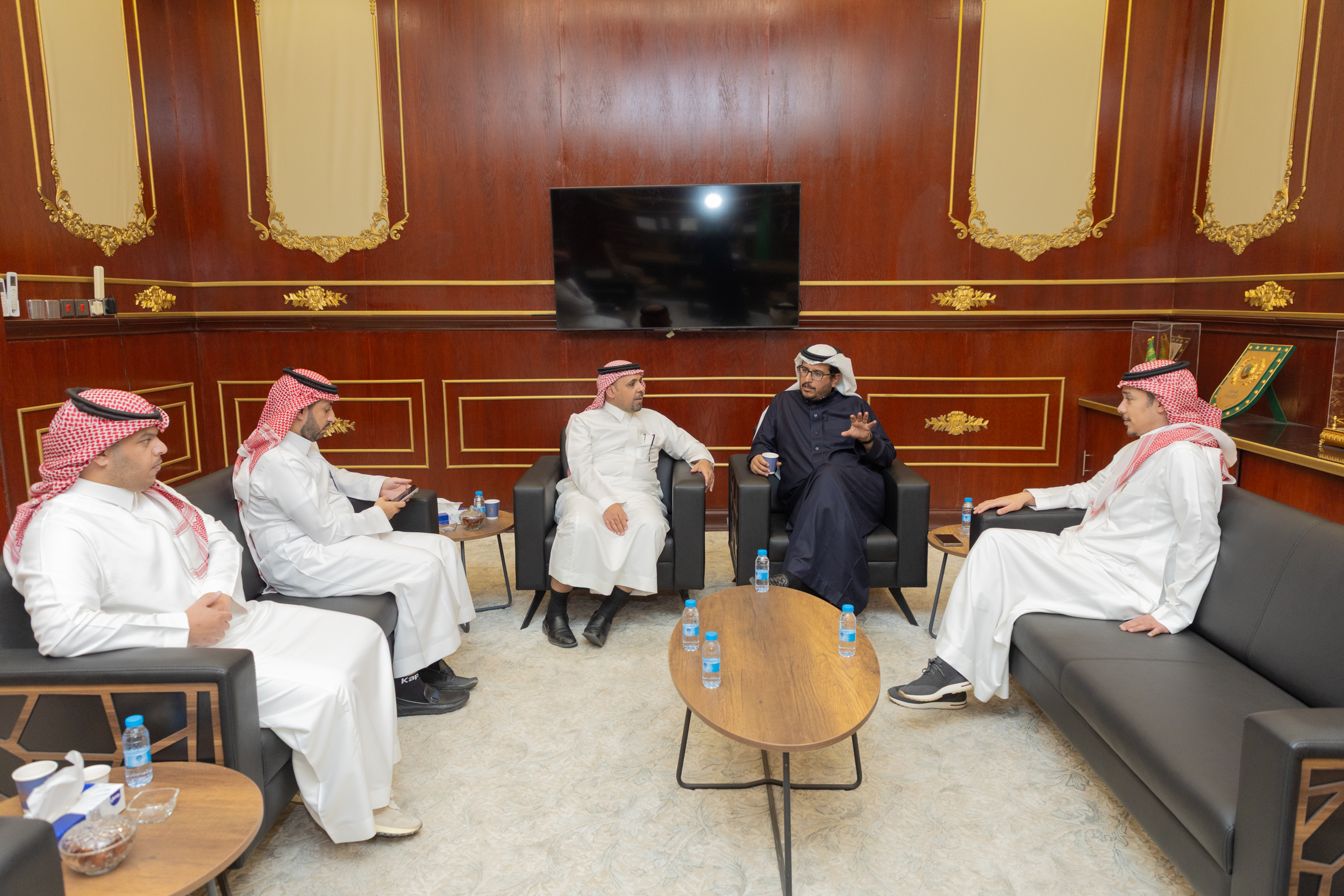 رئيس رابطة دوري المحترفين المهندس عبدالعزيز العفالق يزور الفيحاء