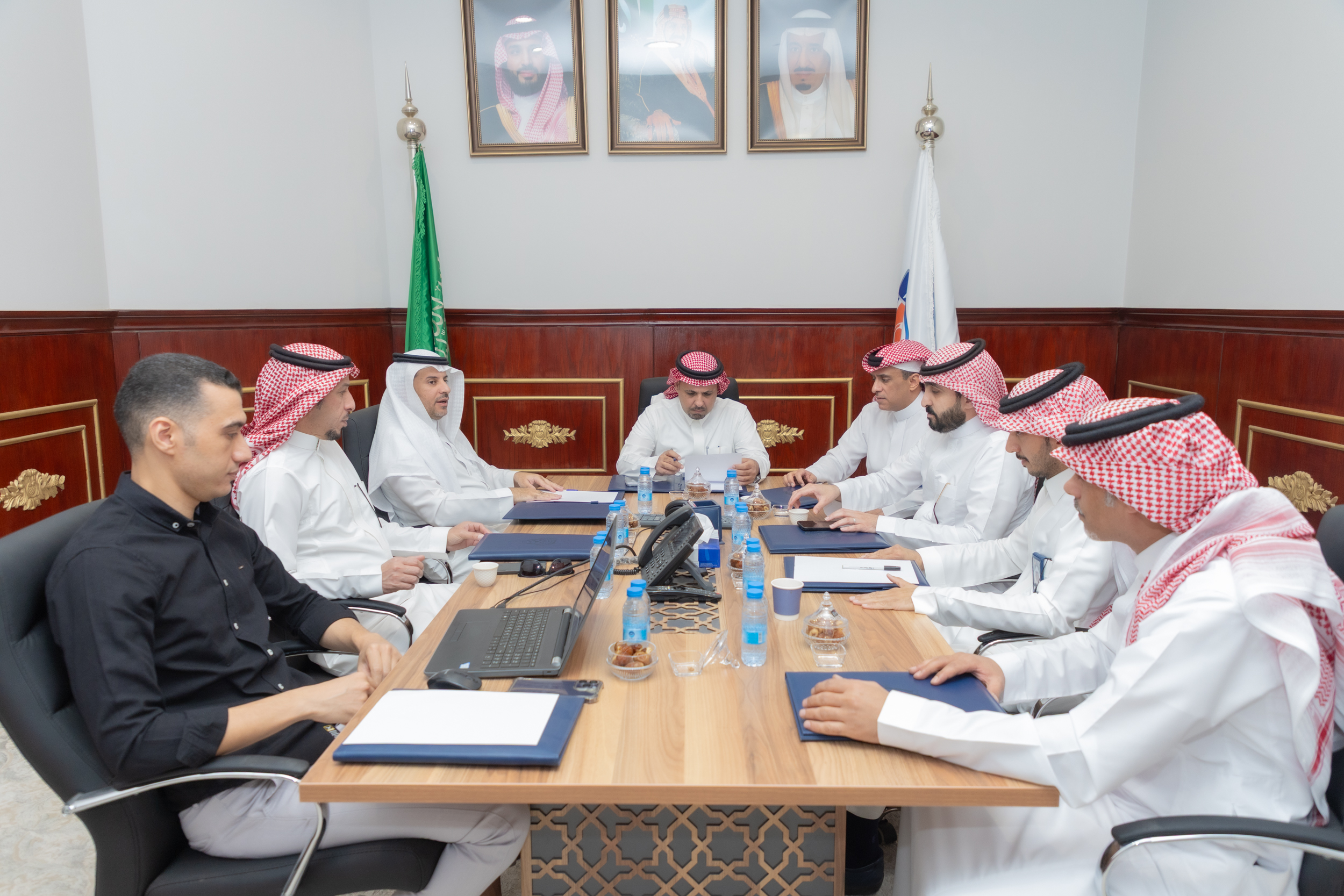 مجلس إدارة النادي يعقد اجتماعه الدوري