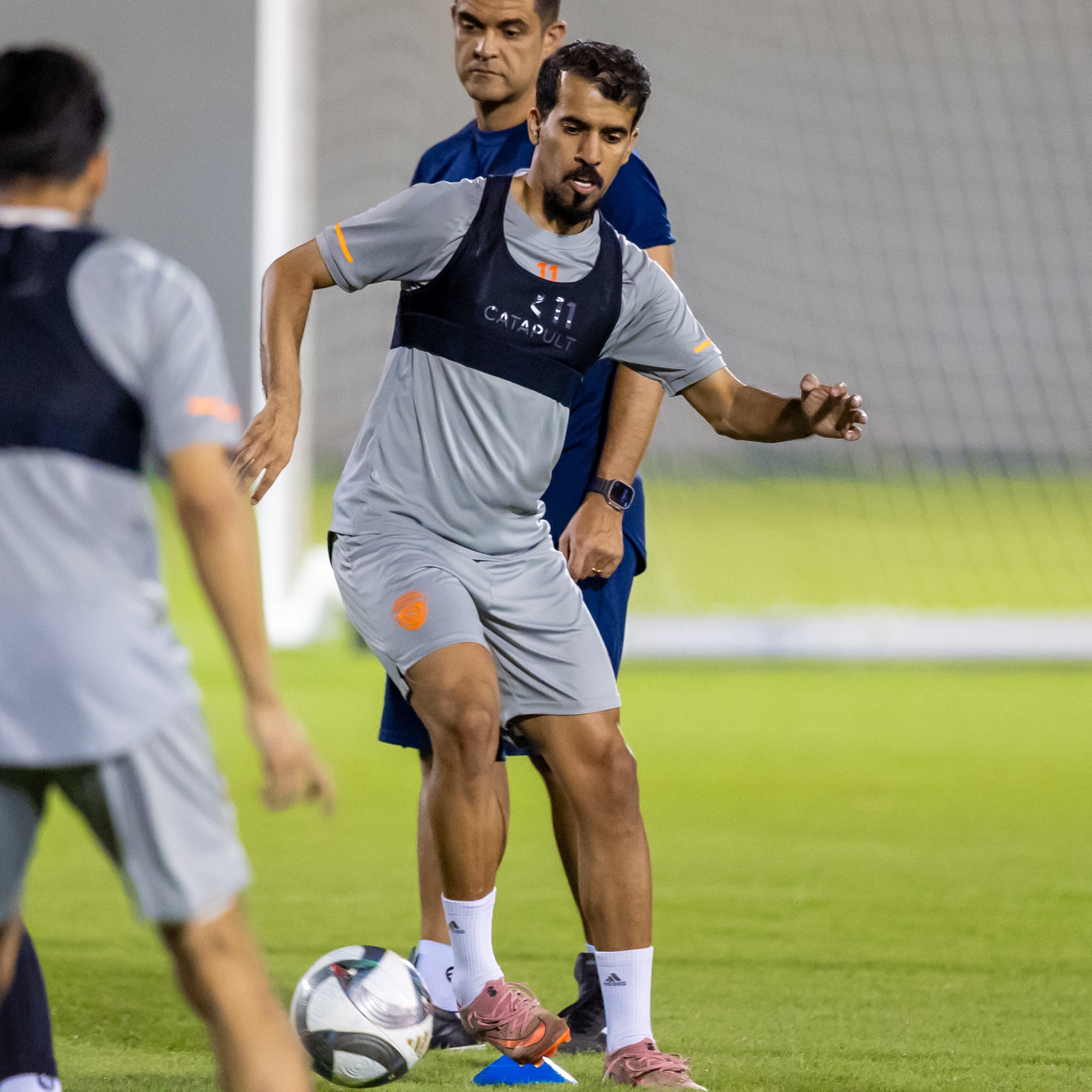 الفيحاء يواصل تدريباته بحصة مسائية