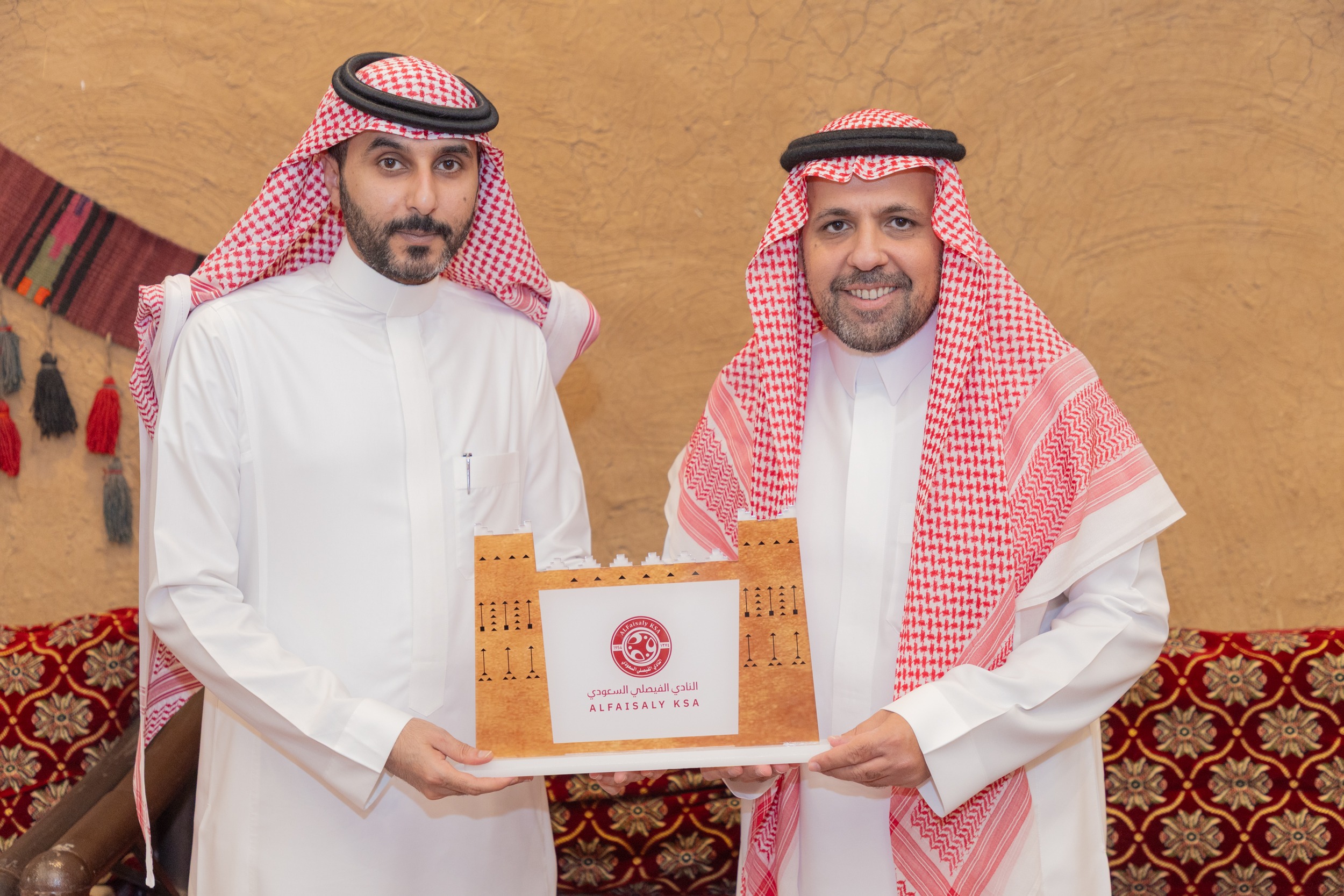مجلس إدارة الفيحاء يزور نادي الفيصلي