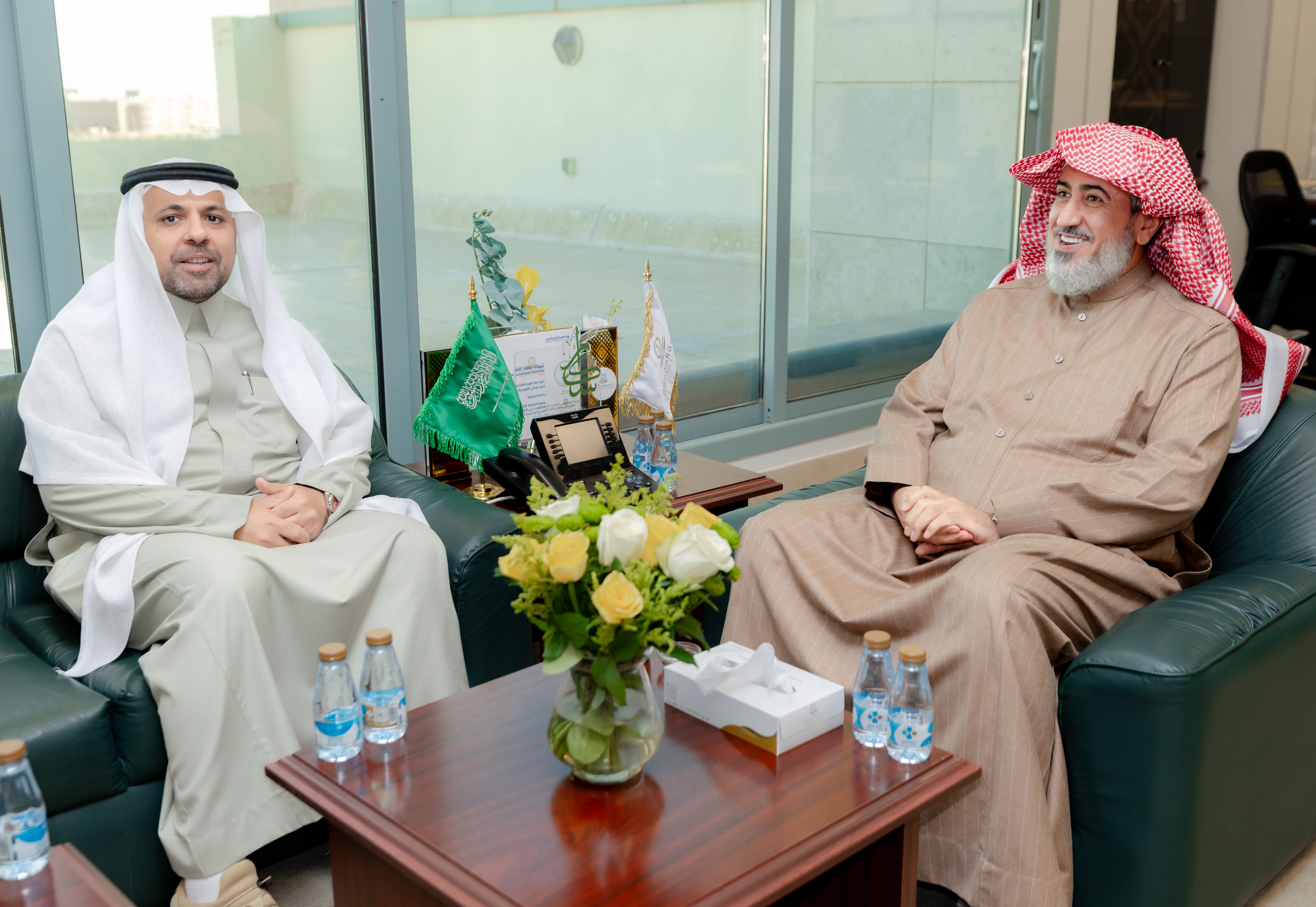 رئيس مجلس الإدارة الدكتور توفيق بن صالح المديهيم يزور وكيل جامعة المجمعة للتنمية والاستثمار الأستاذ الدكتور مسلّم بن محمد الدوسري .