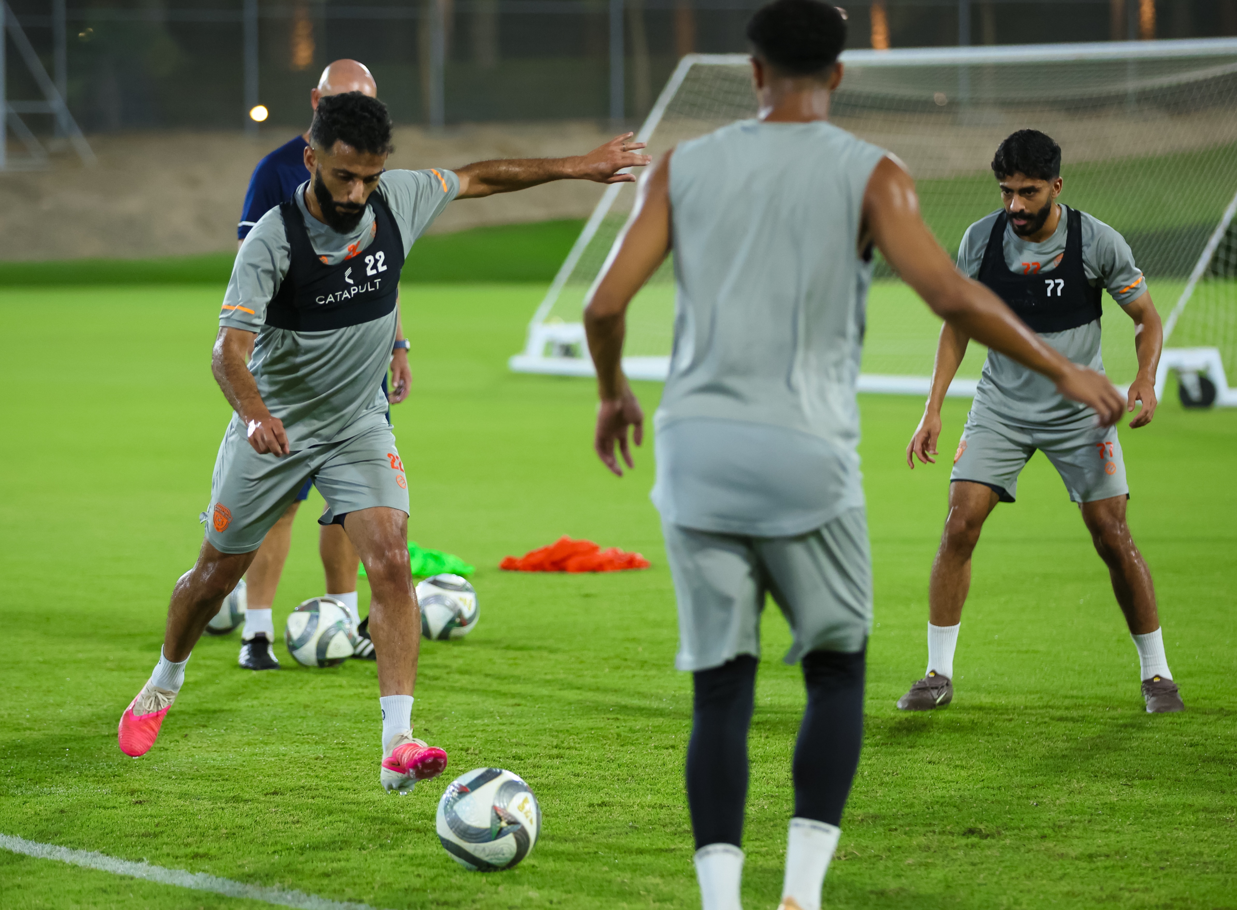 الفيحاء يصل إلى جدة، وينهي تحضيراته لمواجهة الإتحاد