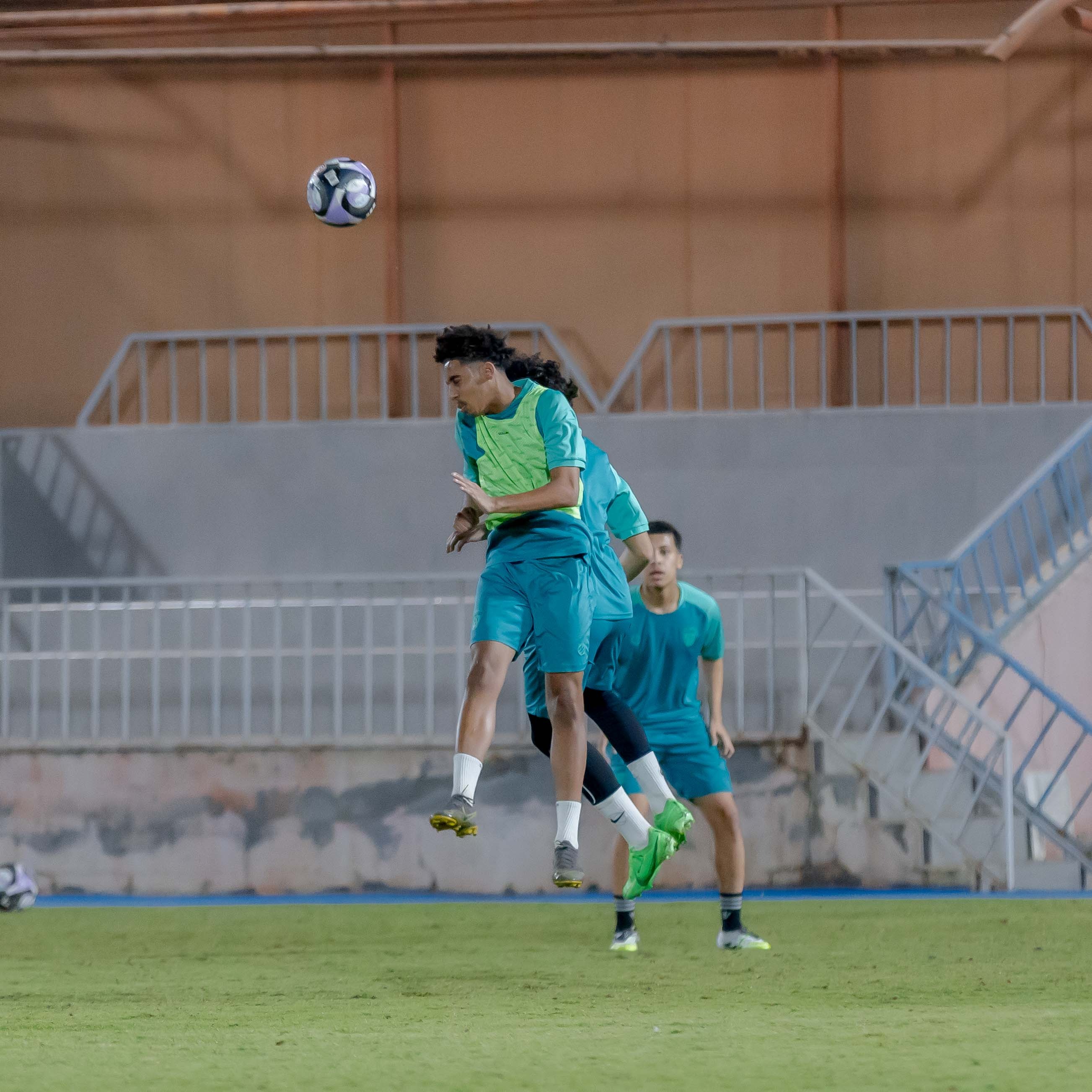 الفيحاء تحت 21 عامًا يُجري تمرينه الرئيس استعدادًا لملاقاة الفتح .