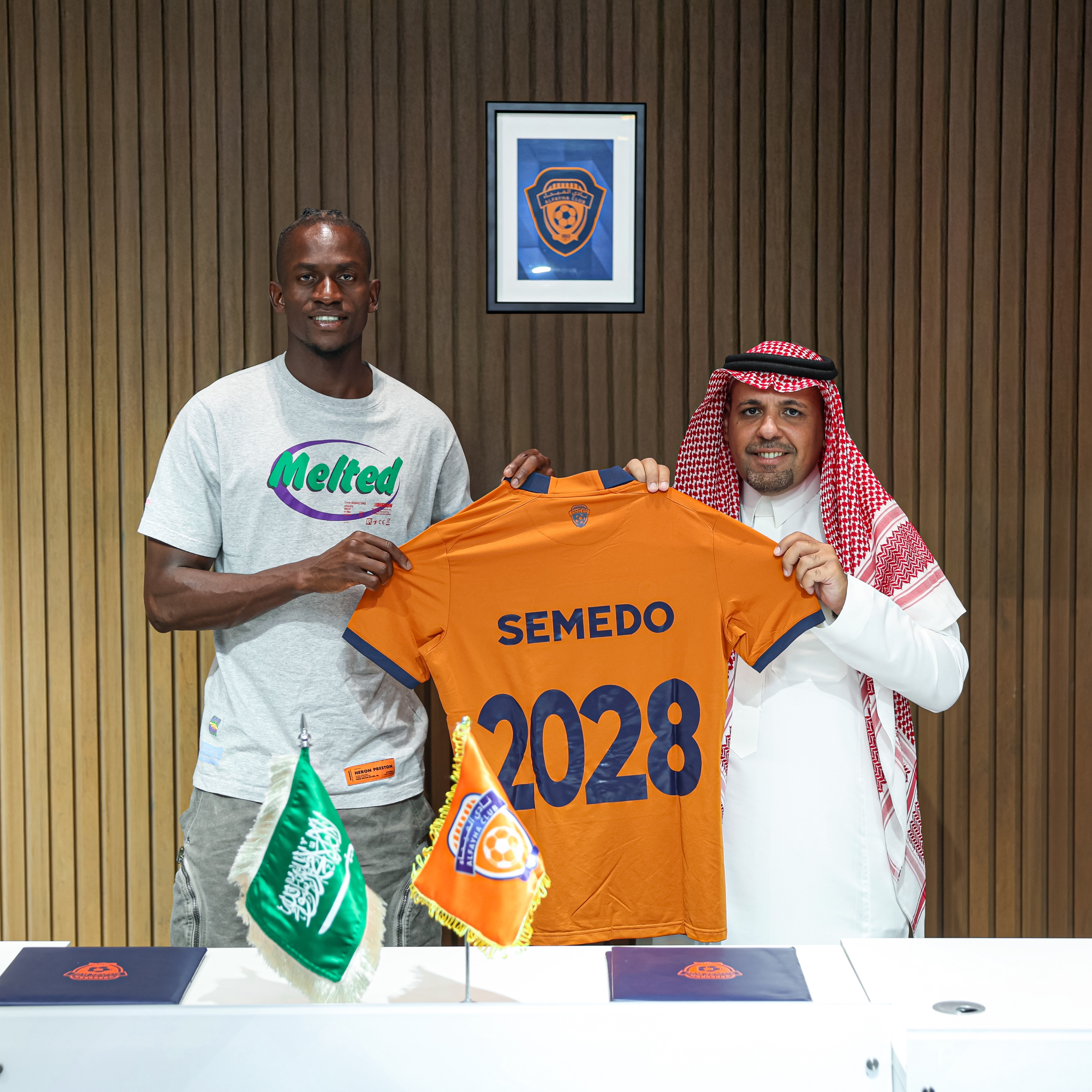 مجلس إدارة نادي الفيحاء ينهي إجراءات التعاقد مع لاعب خط الوسط الدولي الغيني ألفا سيميدو لمدة ثلاثة مواسم في صفقة انتقال حر