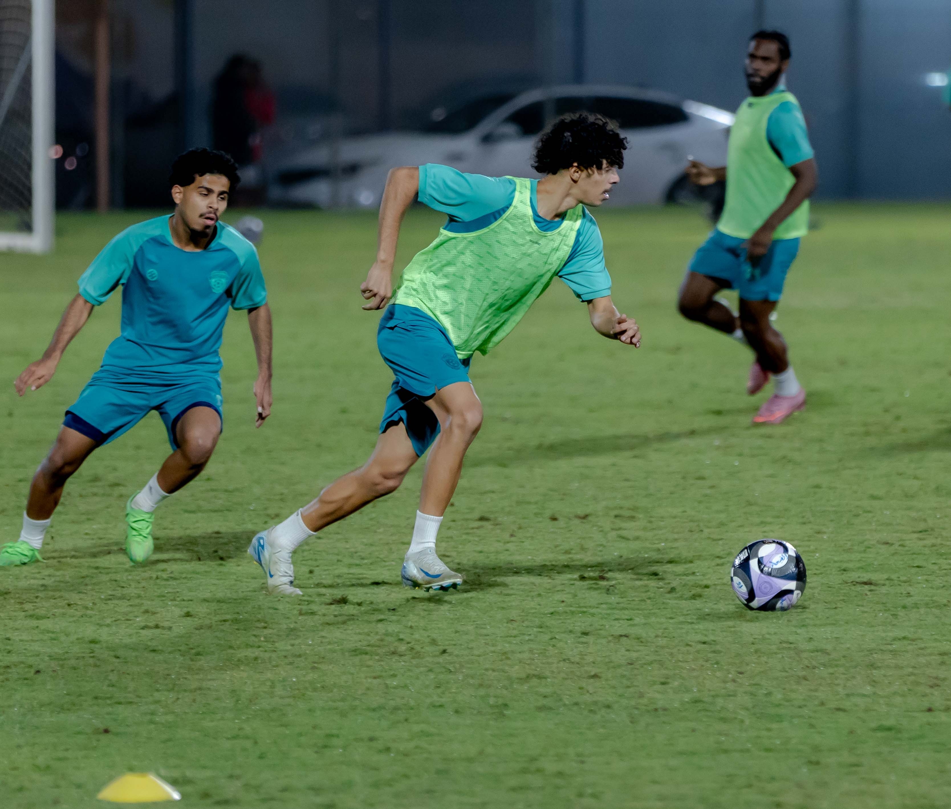 الفيحاء تحت 21 عامًا يُجري تمرينه الرئيس استعدادًا لملاقاة الفتح .