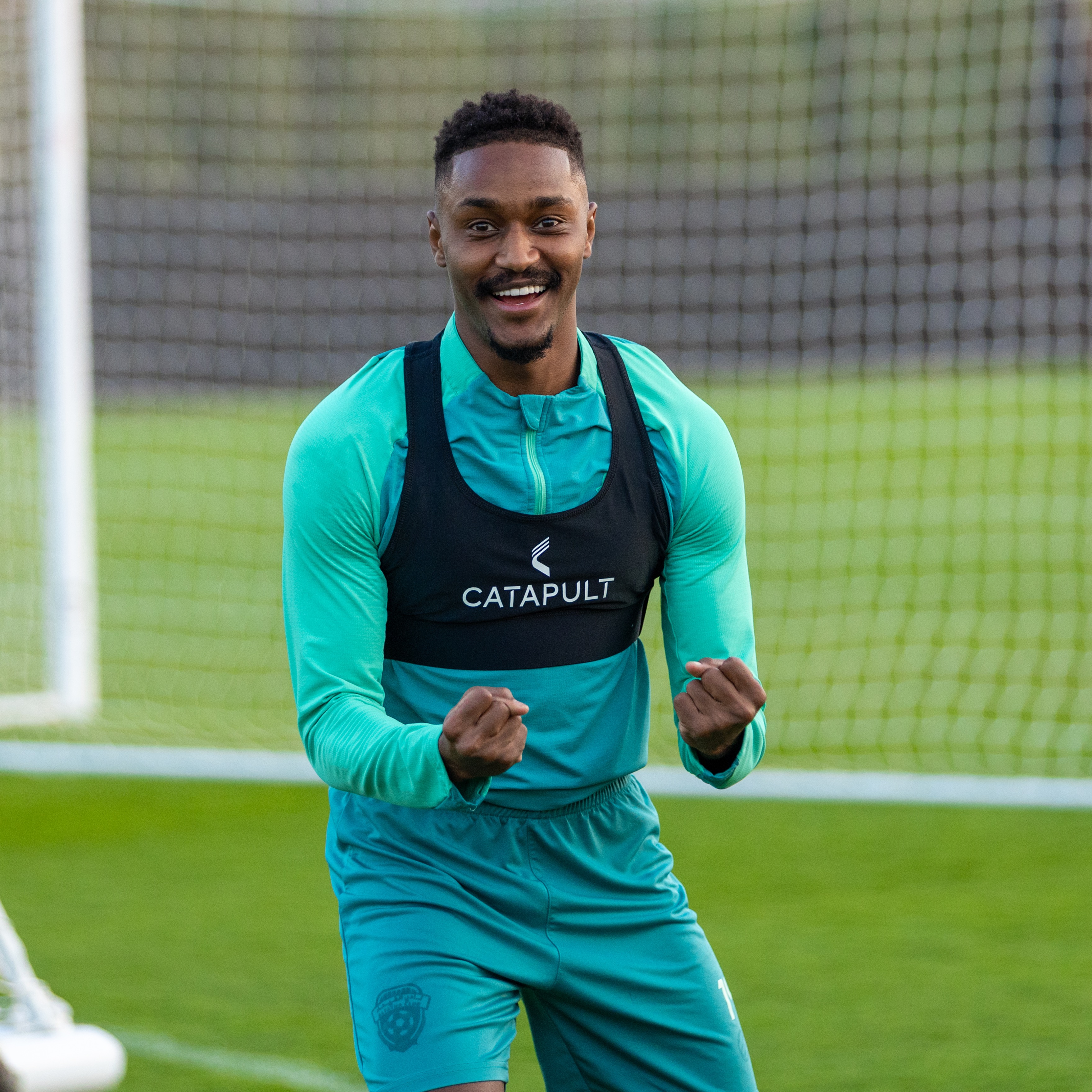 الفيحاء يواصل برنامجه الإعدادي في معسكر العين بحصتين تدريبيتين