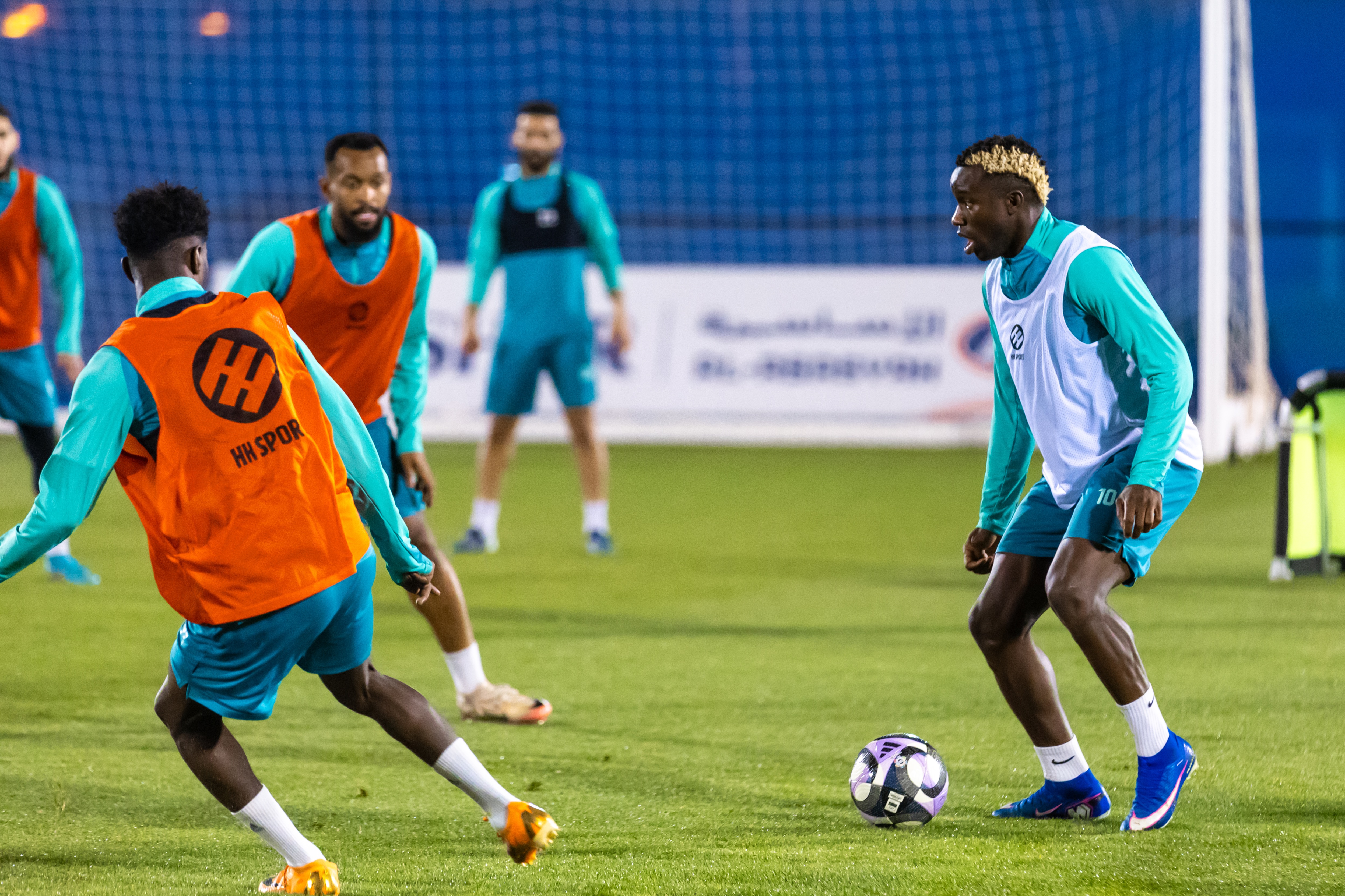 الفيحاء يستأنف تدريباته على ملعب معالي الشيخ عبدالعزيز التويجري بالنادي