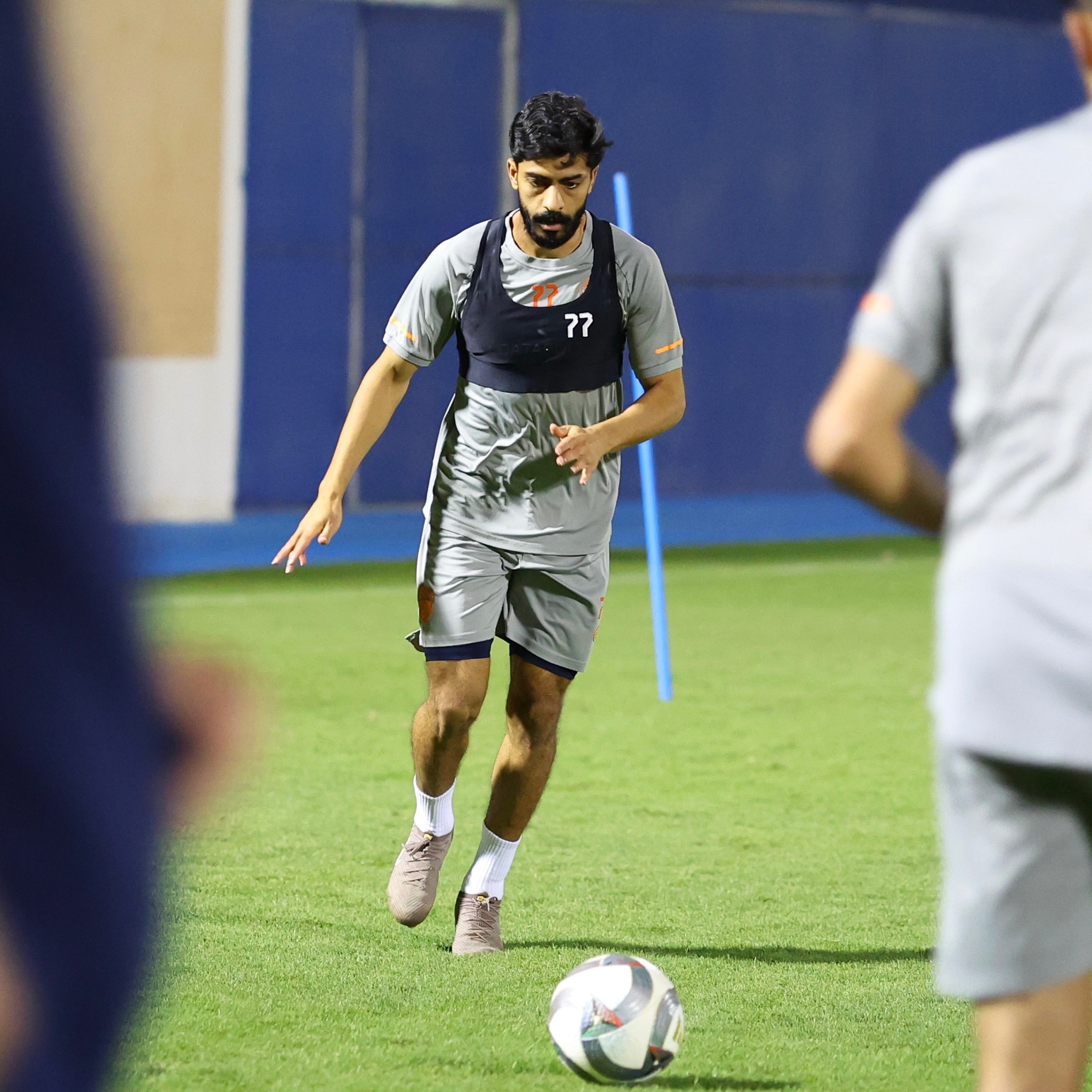 الفيحاء يجري حصة تدريبية على ملعب معالي الشيخ عبدالعزيز التويجري بمقر النادي