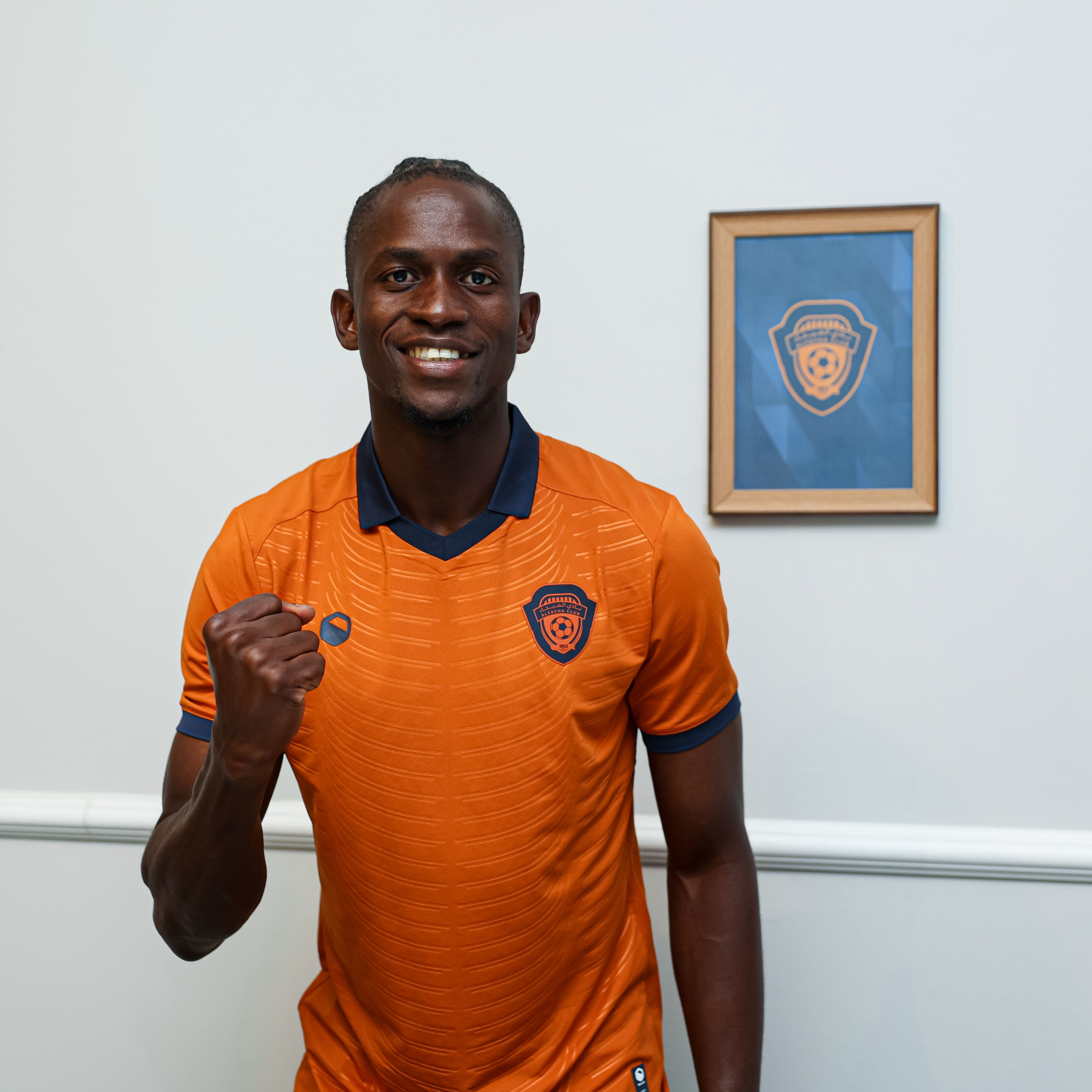 مجلس إدارة نادي الفيحاء ينهي إجراءات التعاقد مع لاعب خط الوسط الدولي الغيني ألفا سيميدو لمدة ثلاثة مواسم في صفقة انتقال حر