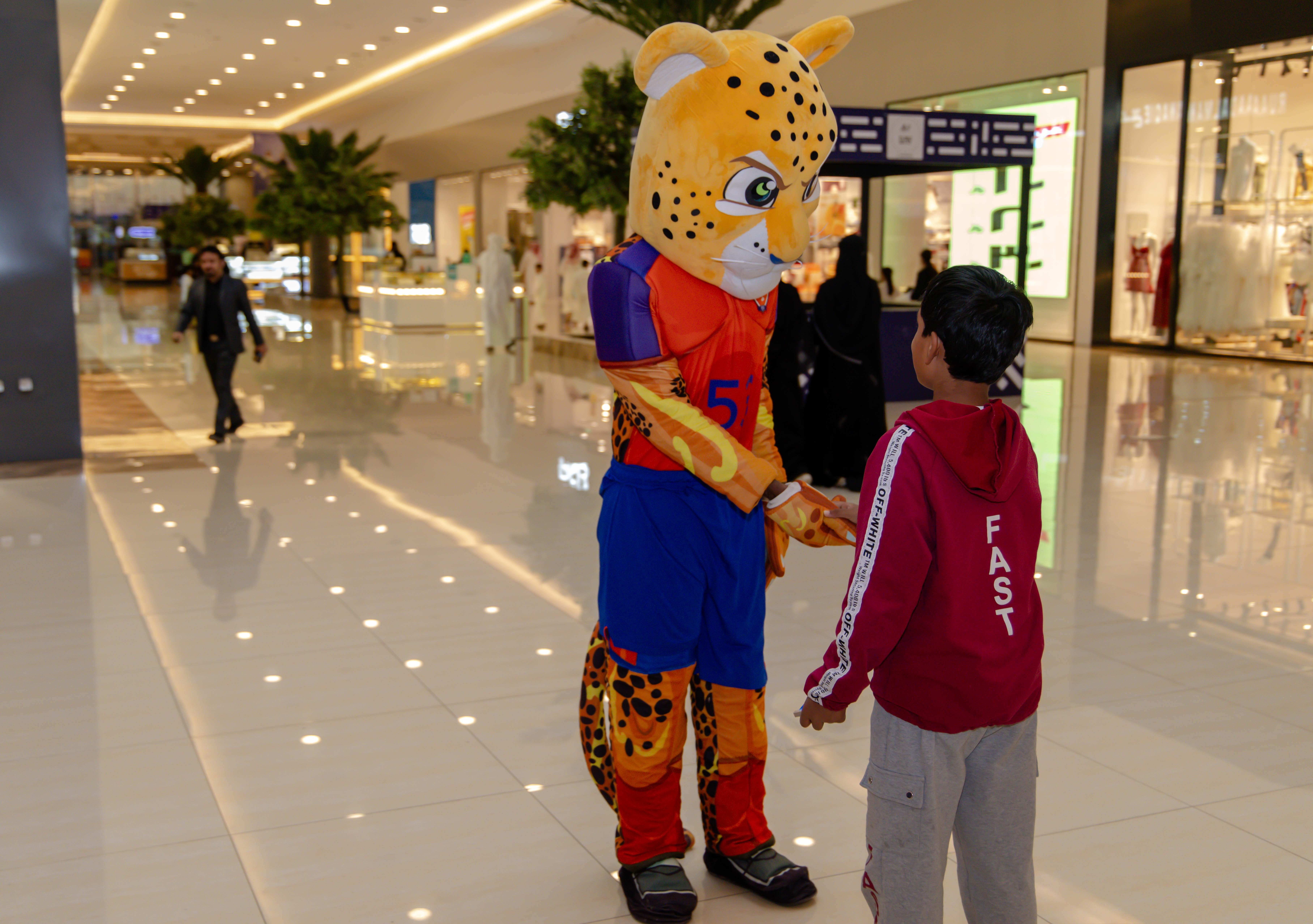 الفيحاء يواصل إقامة الركن الخاص في كرم مول لتوزيع تذاكر مباراة الفيحاء و الأخدود