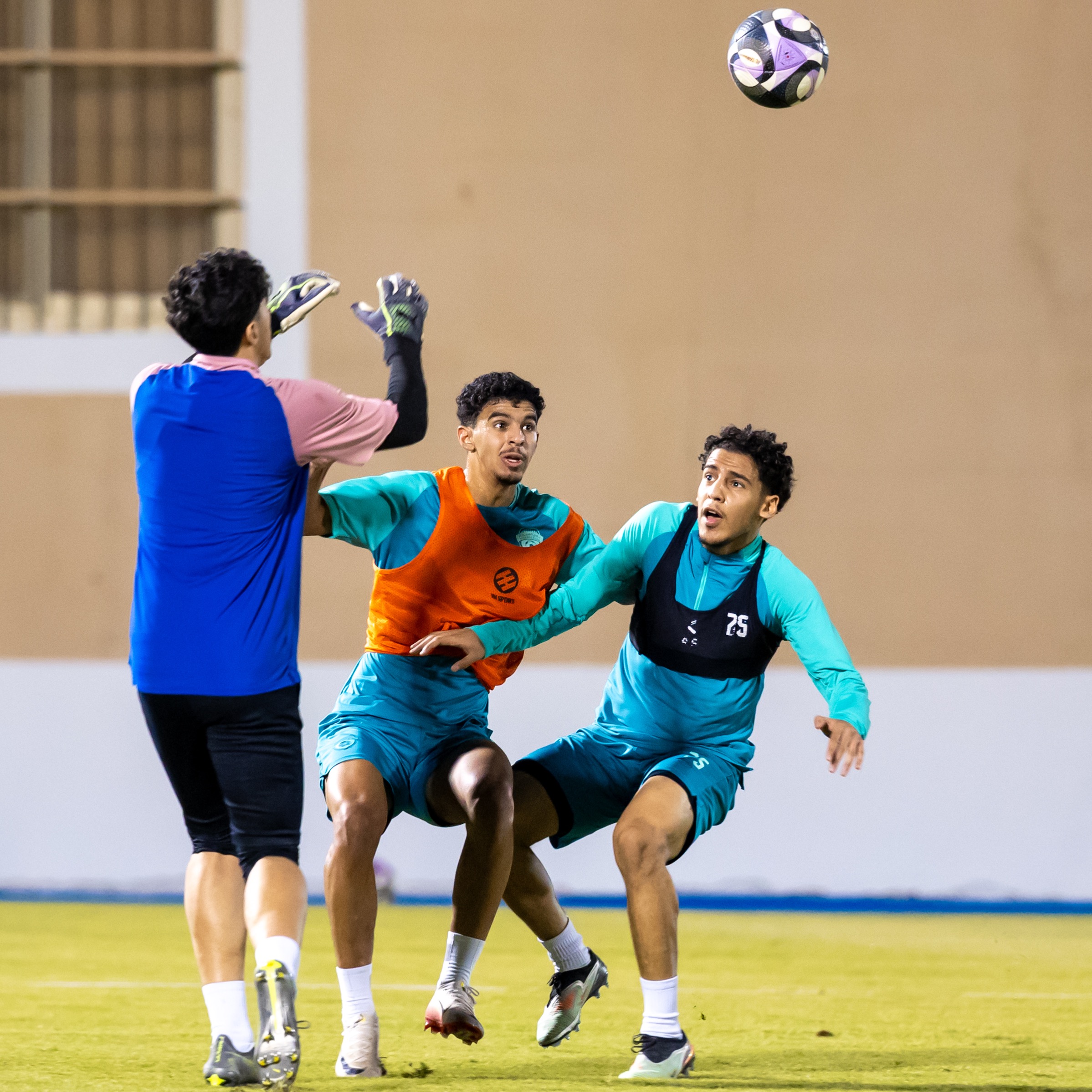 الفيحاء يواصل تحضيراته لعودة الدوري بمناورة رسمية انتهت بفوز الفريق الأخضر بركلات الترجيح