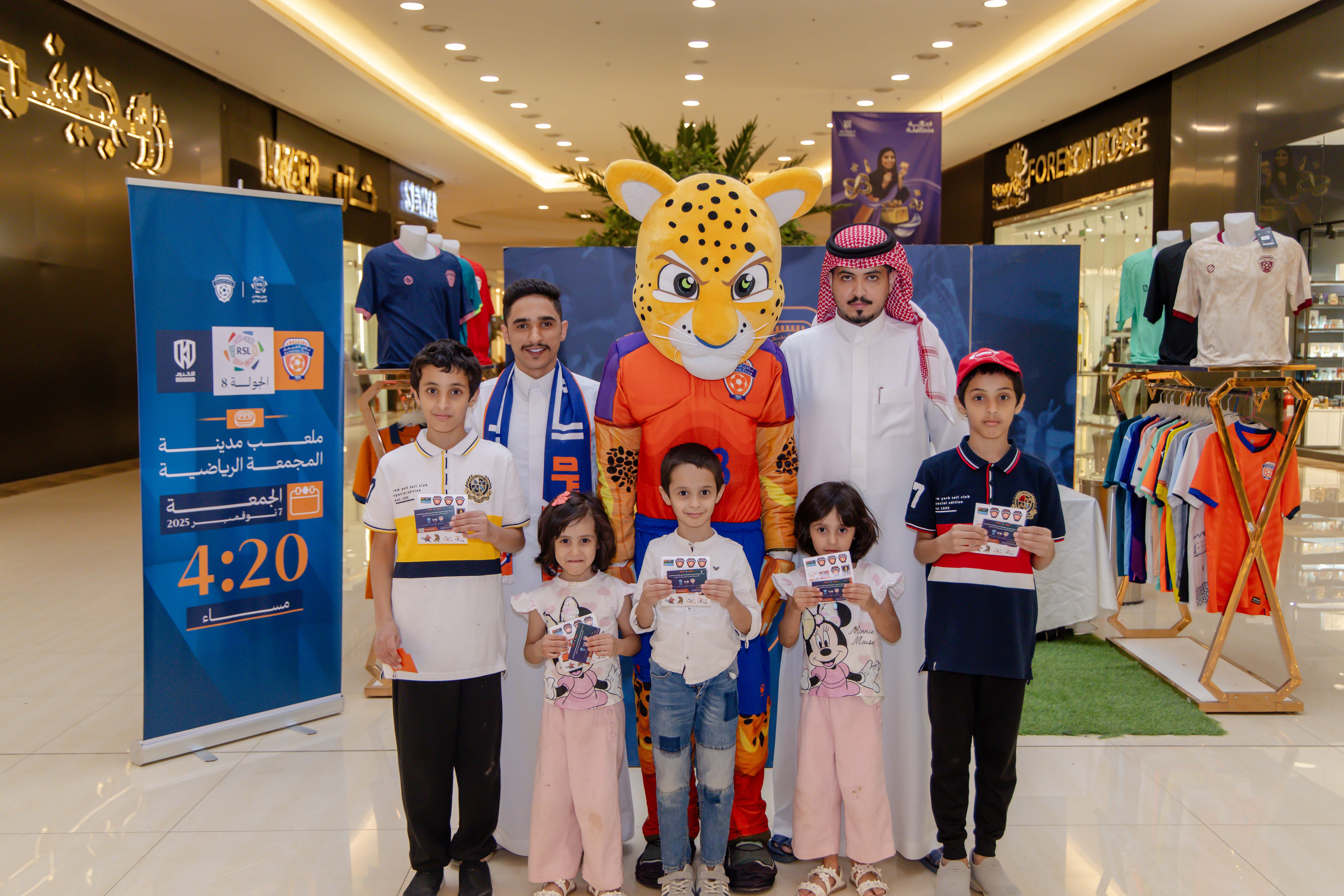 الفيحاء يواصل إقامة الركن الخاص في كرم مول لتوزيع تذاكر مباراة الفيحاء و الأخدود