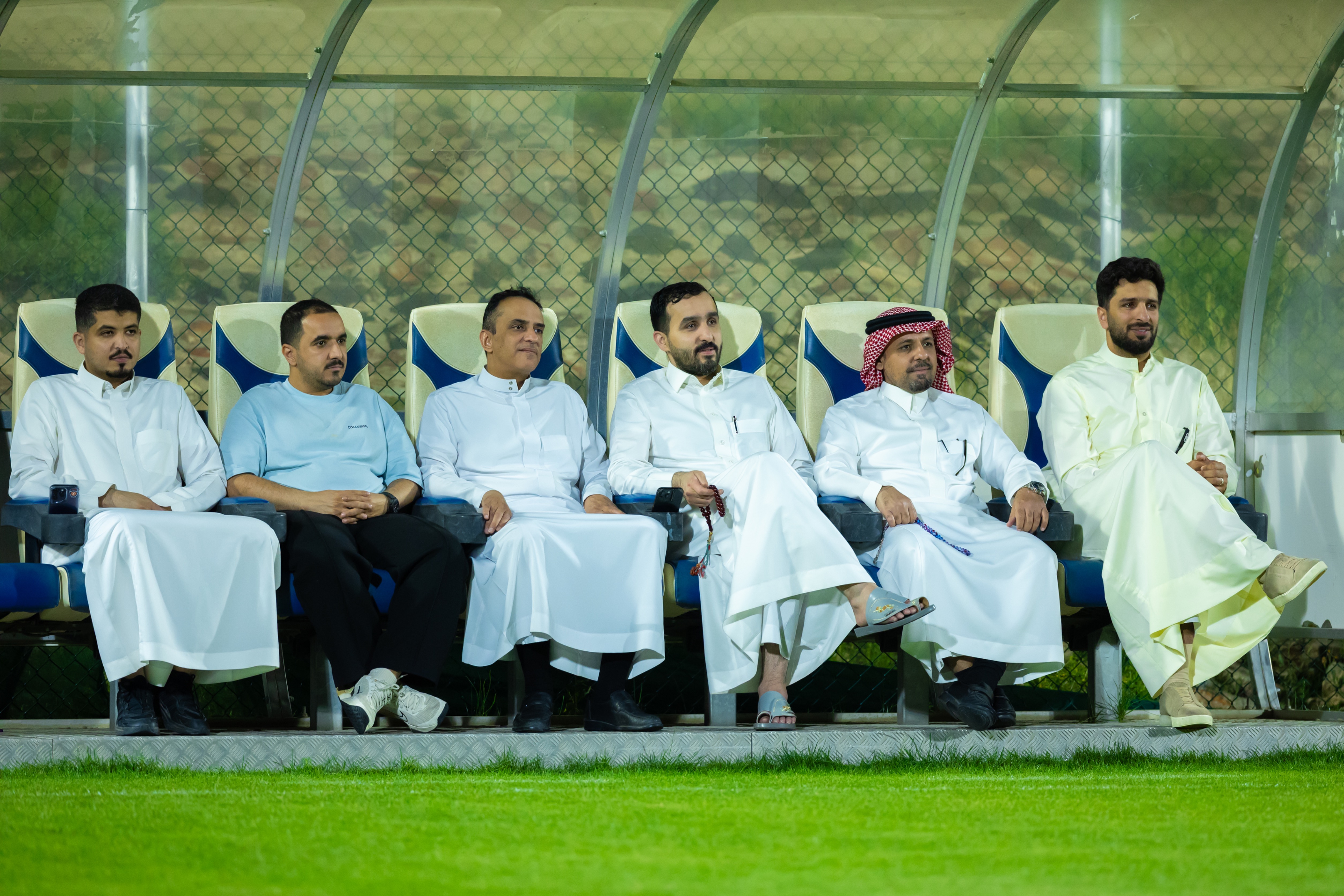 الفريق الأول لكرة القدم بنادي الفيحاء يصل إلى أبها وينهي استعداداته لمواجهة ضمك