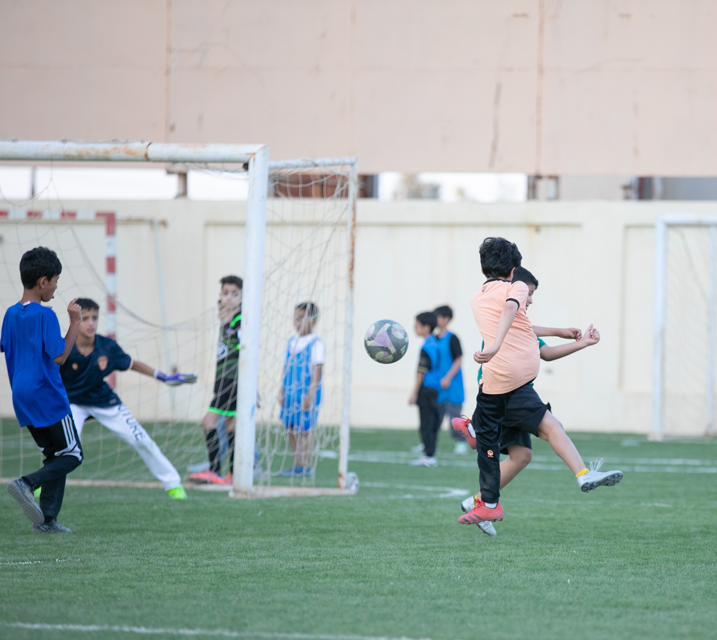 أكاديمية الفيحاء تواصل تدريباتها اليومية