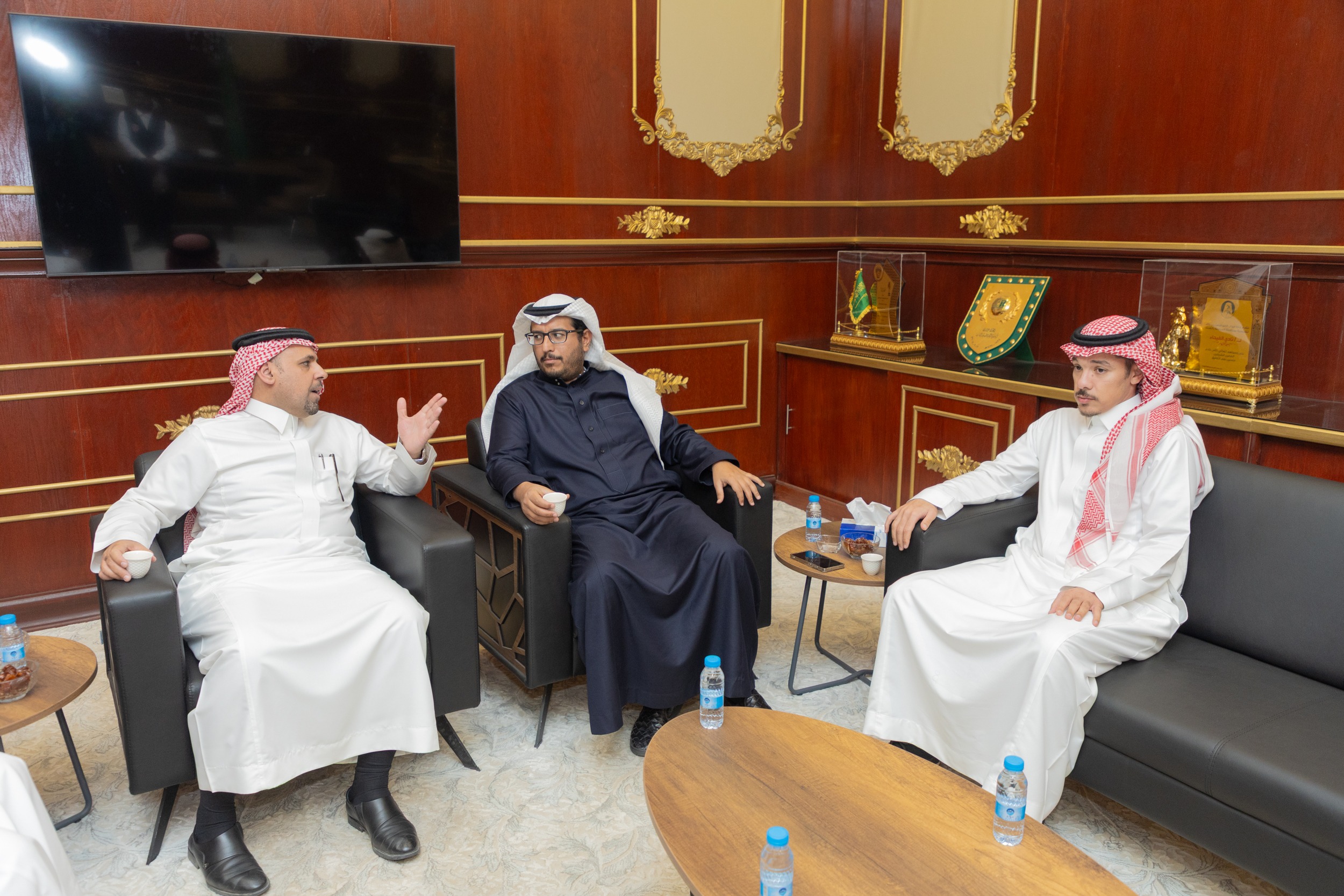 رئيس رابطة دوري المحترفين المهندس عبدالعزيز العفالق يزور الفيحاء