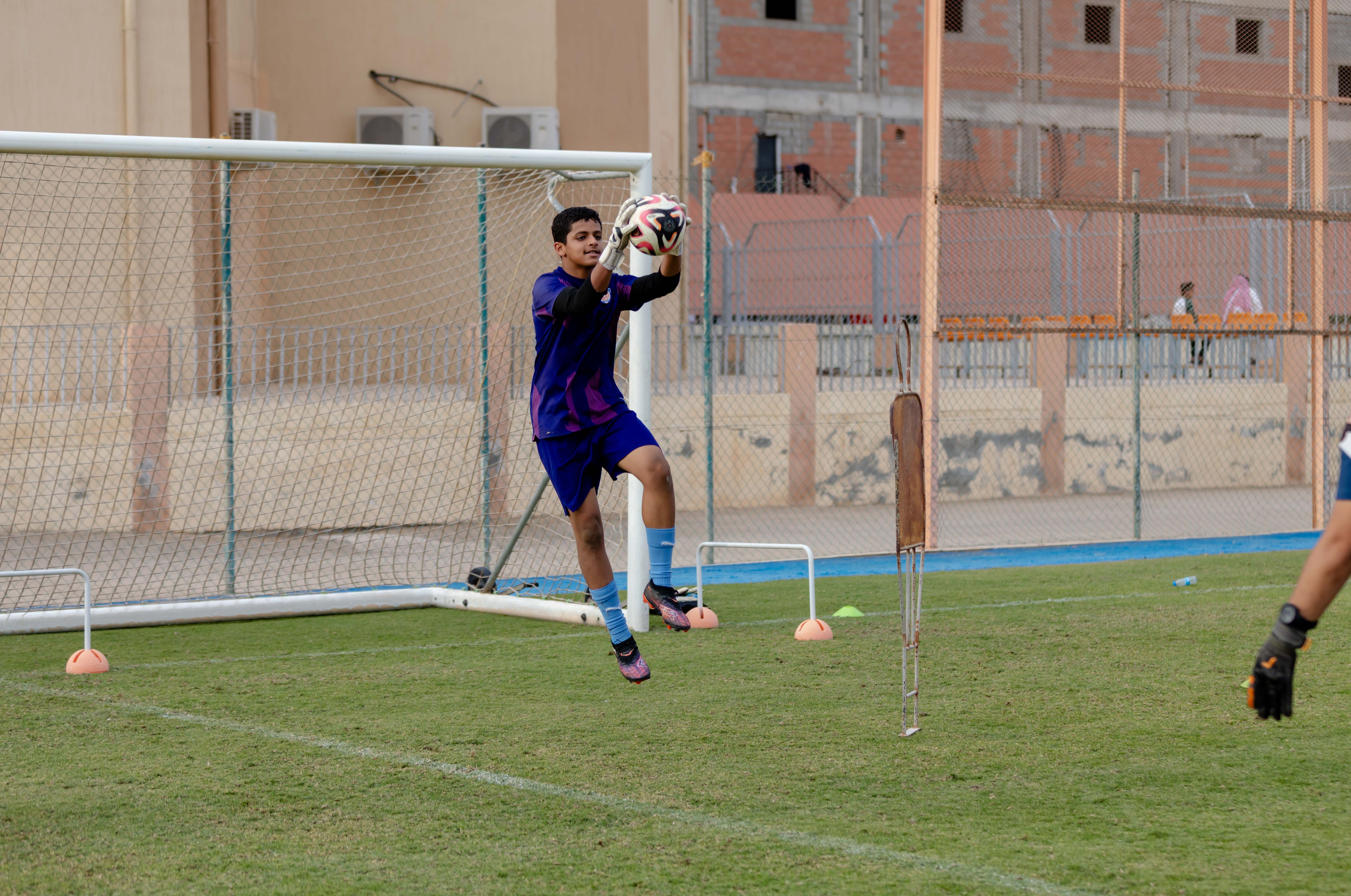 الفيحاء تحت 15 سنة يجري تمرينه الرئيس لمواجهة نظيره نادي الهلال