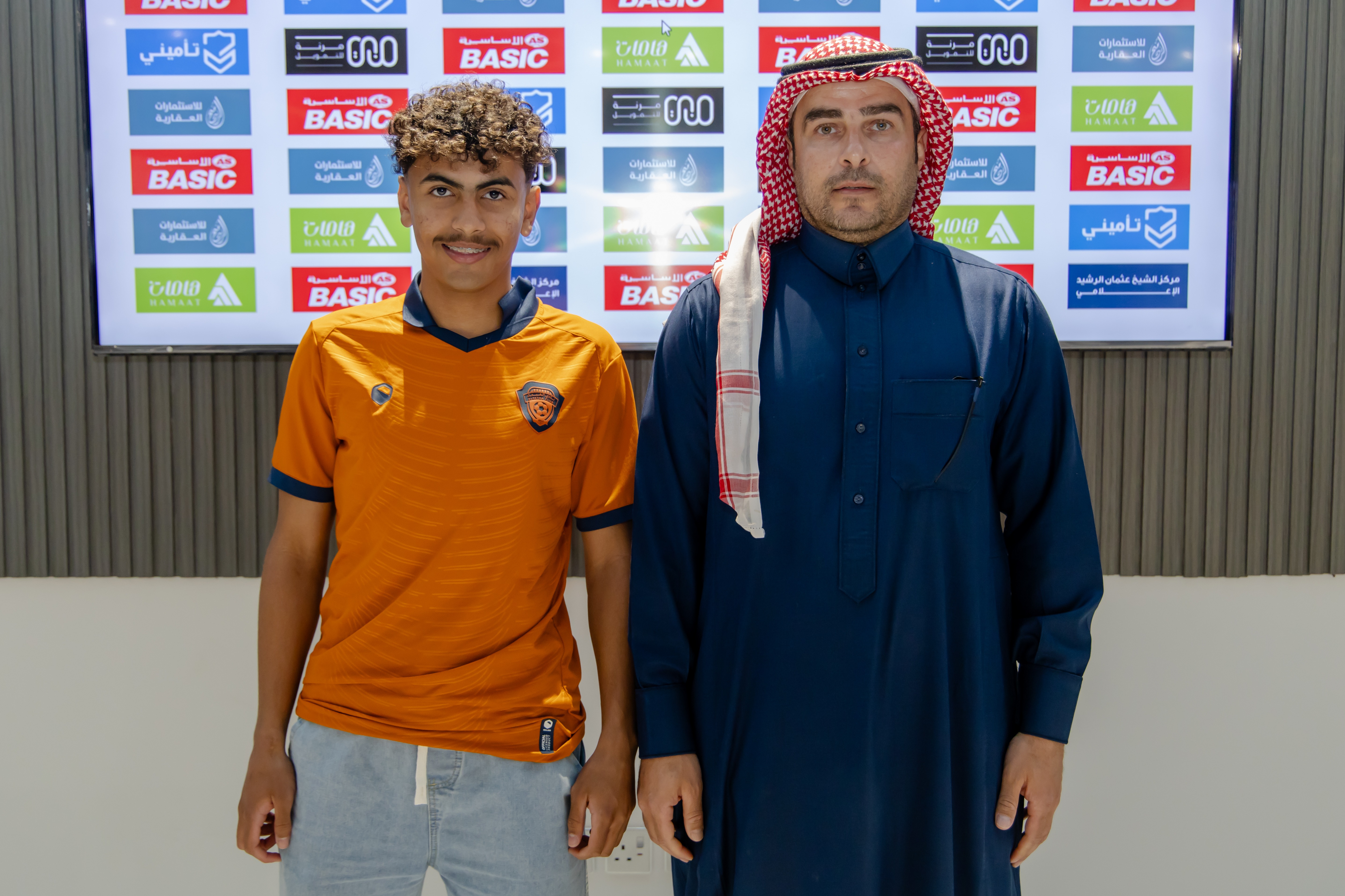 الفيحاء يوقع عقداً احترافياً مع لاعب فريق الفيحاء تحت 18 سنة " فهد الحبيشي " لمدة سنة ونصف