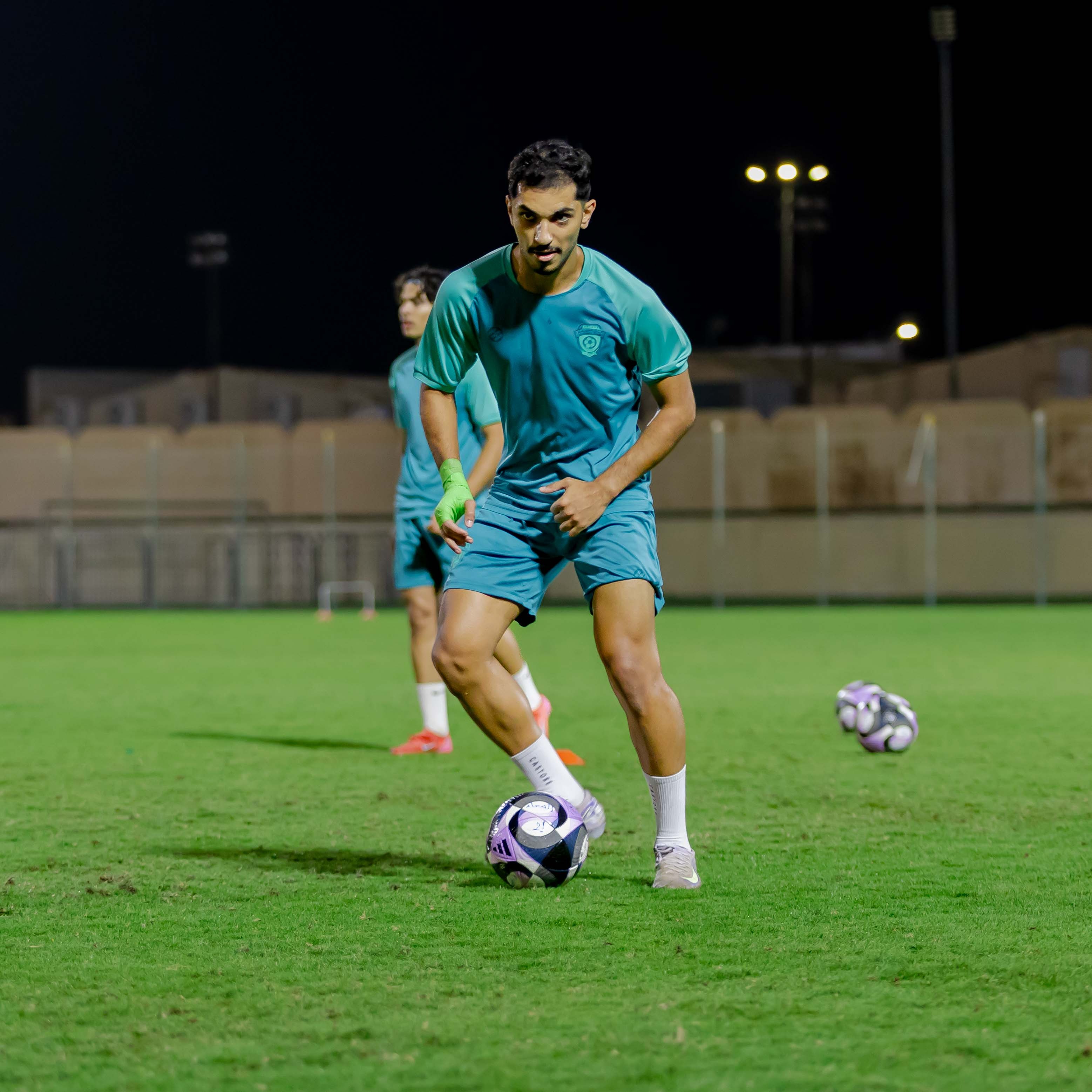 الفيحاء تحت 21 عامًا يُجري تمرينه الرئيس استعدادًا لملاقاة القادسية .