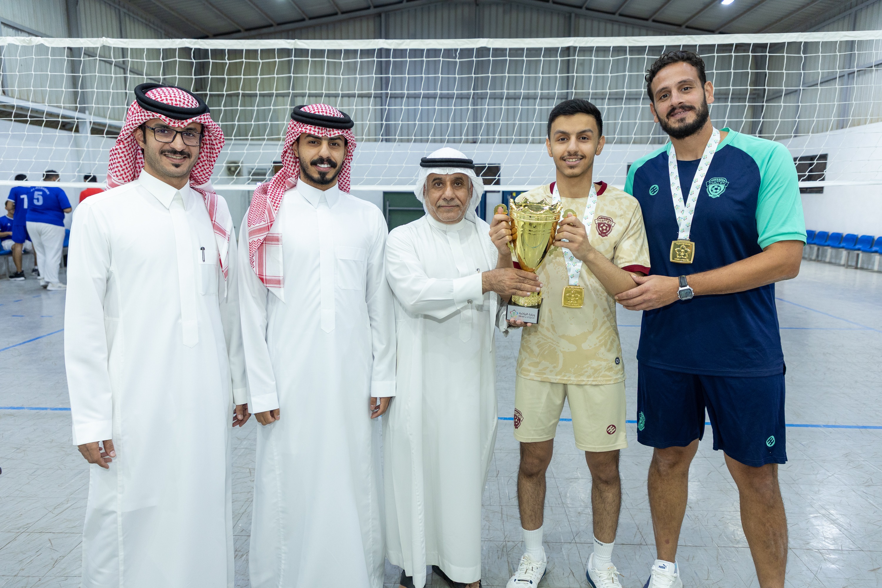 ناشئو الفيحاء لكرة الطائرة أبطال مكتب محافظة المجمعة