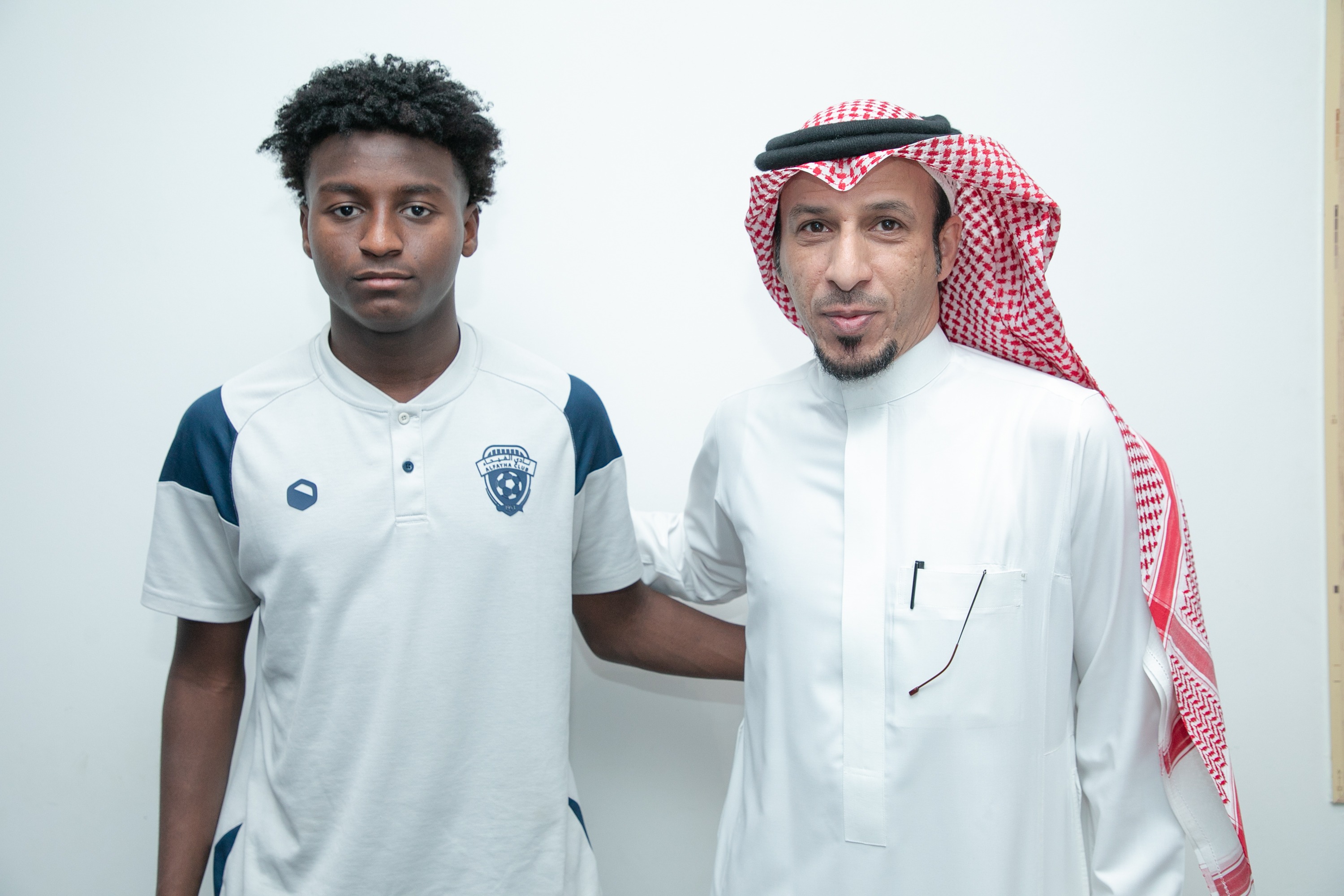 الفيحاء يوقع عقداً احترافياً مع اللاعب فؤاد عماد "15 سنة" لمدة سنتين .