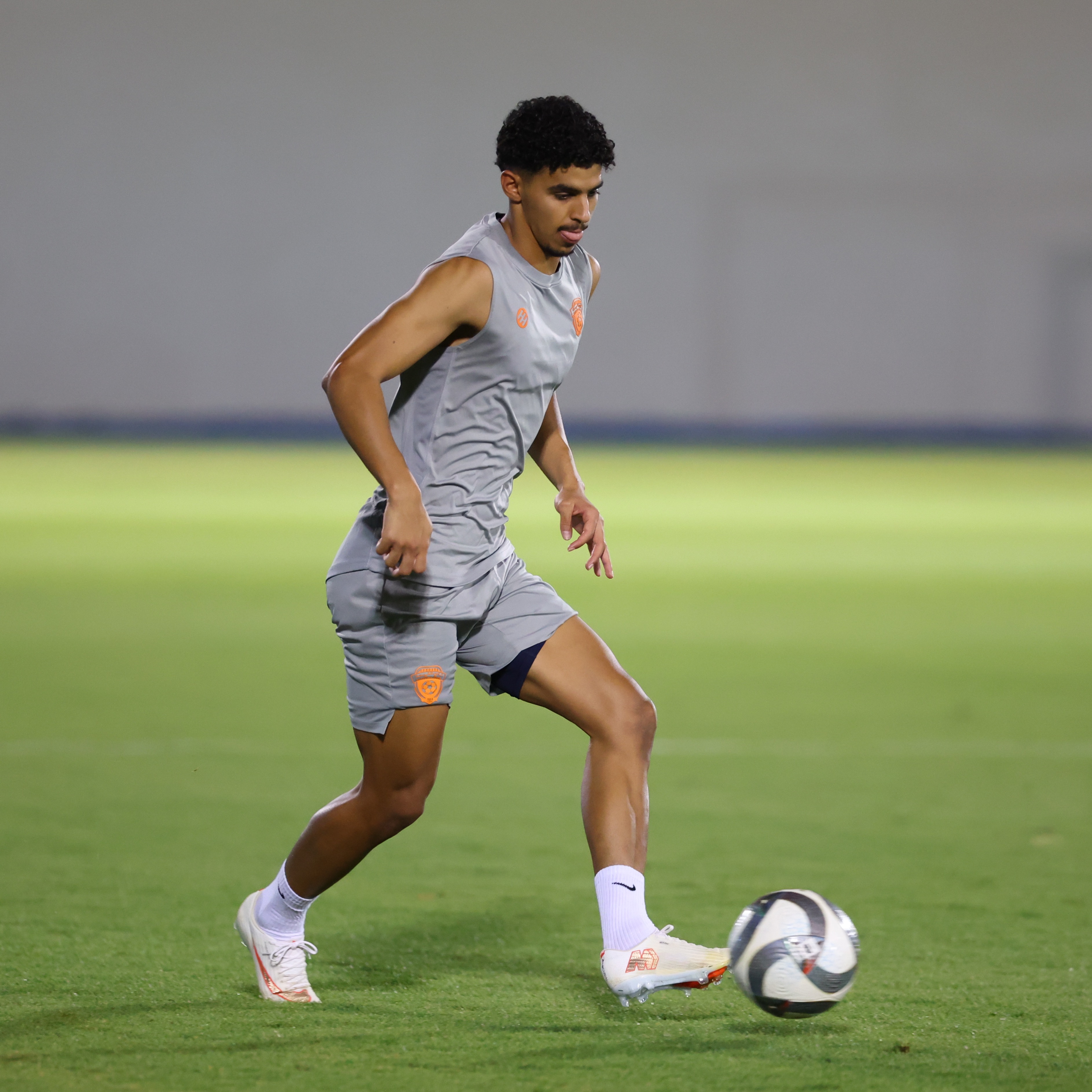 الفيحاء يواصل تدريباته اليومية بمقر النادي