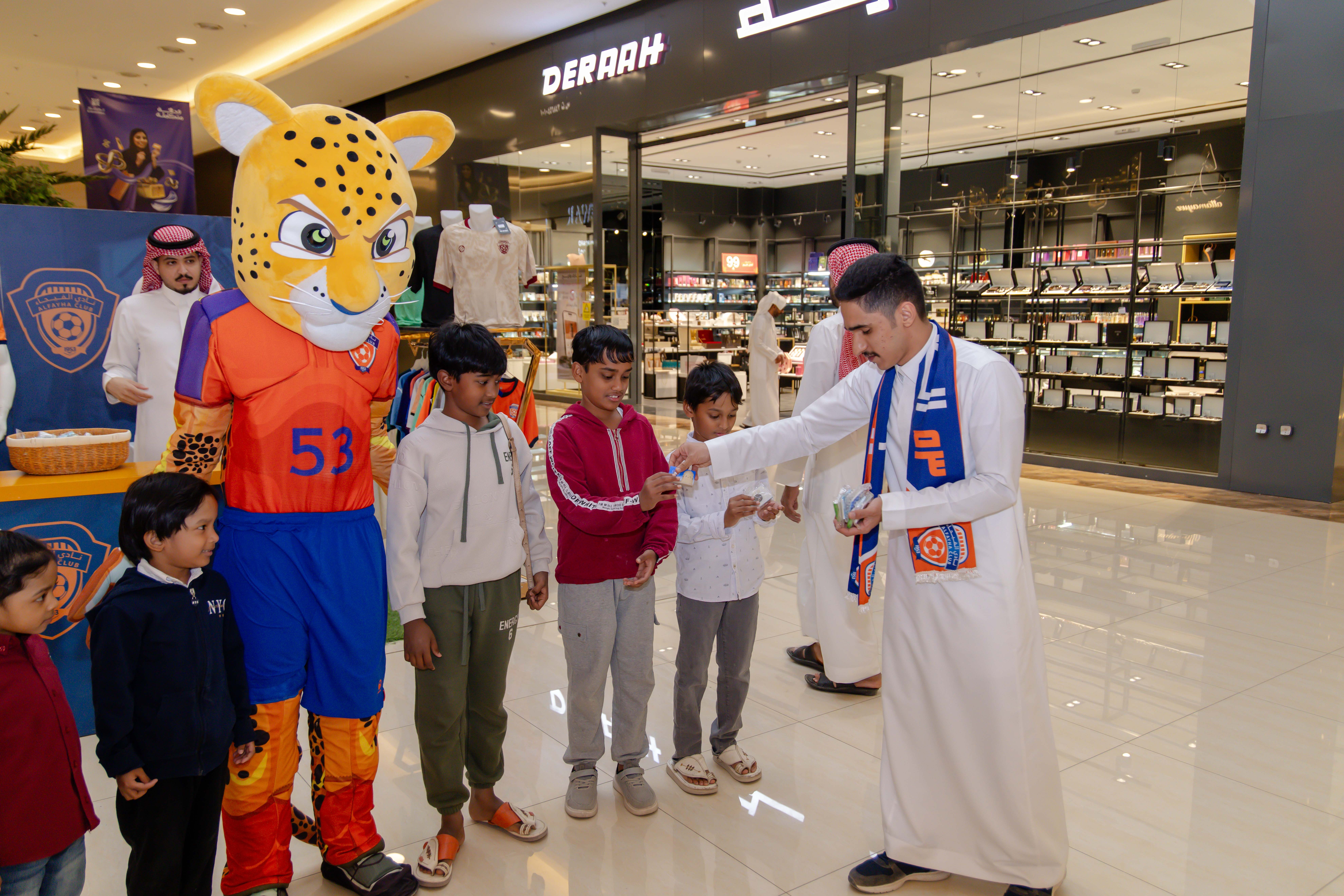الفيحاء يواصل إقامة الركن الخاص في كرم مول لتوزيع تذاكر مباراة الفيحاء و الأخدود