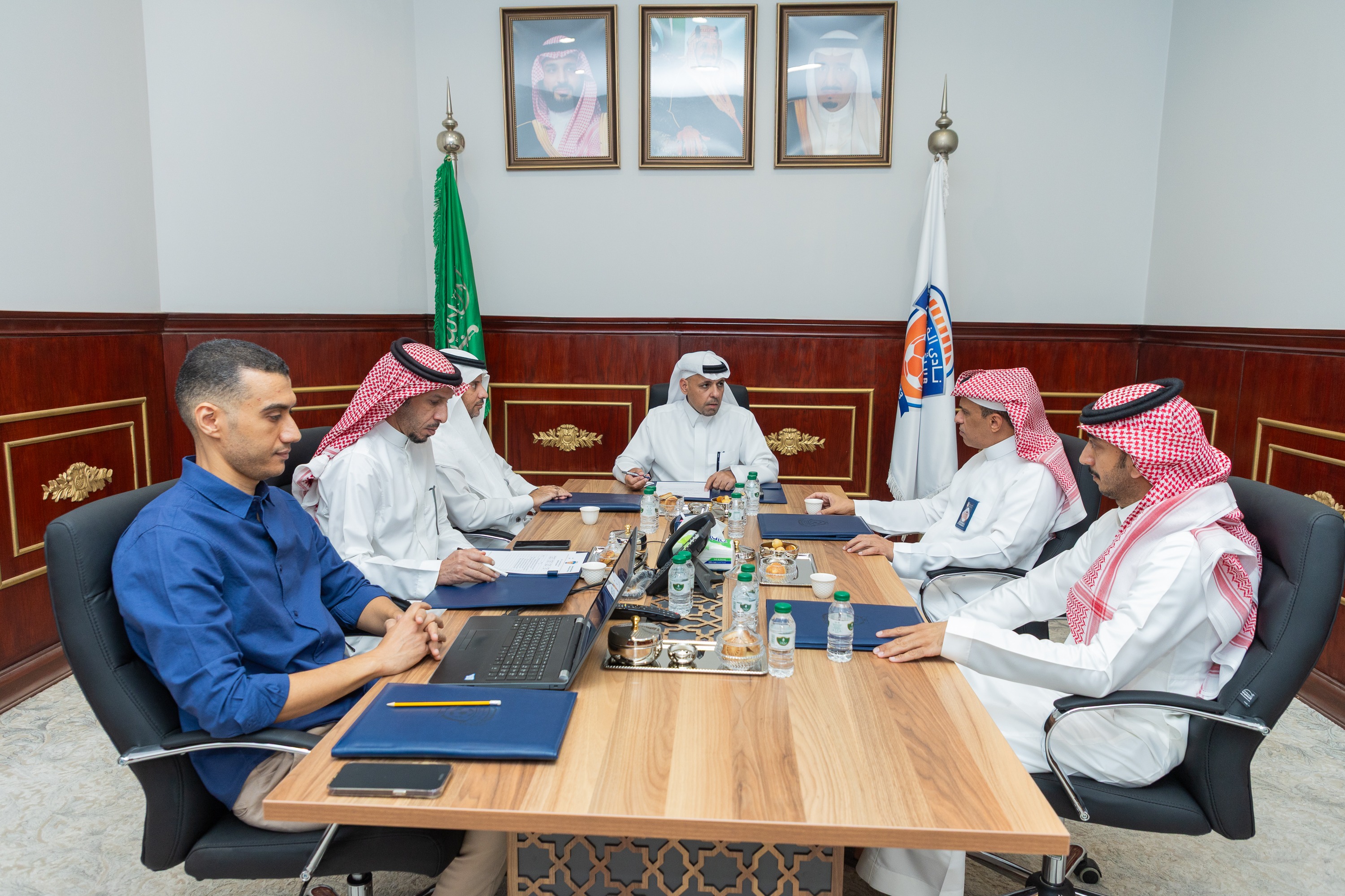 مجلس إدارة النادي يعقد اجتماعه الدوري