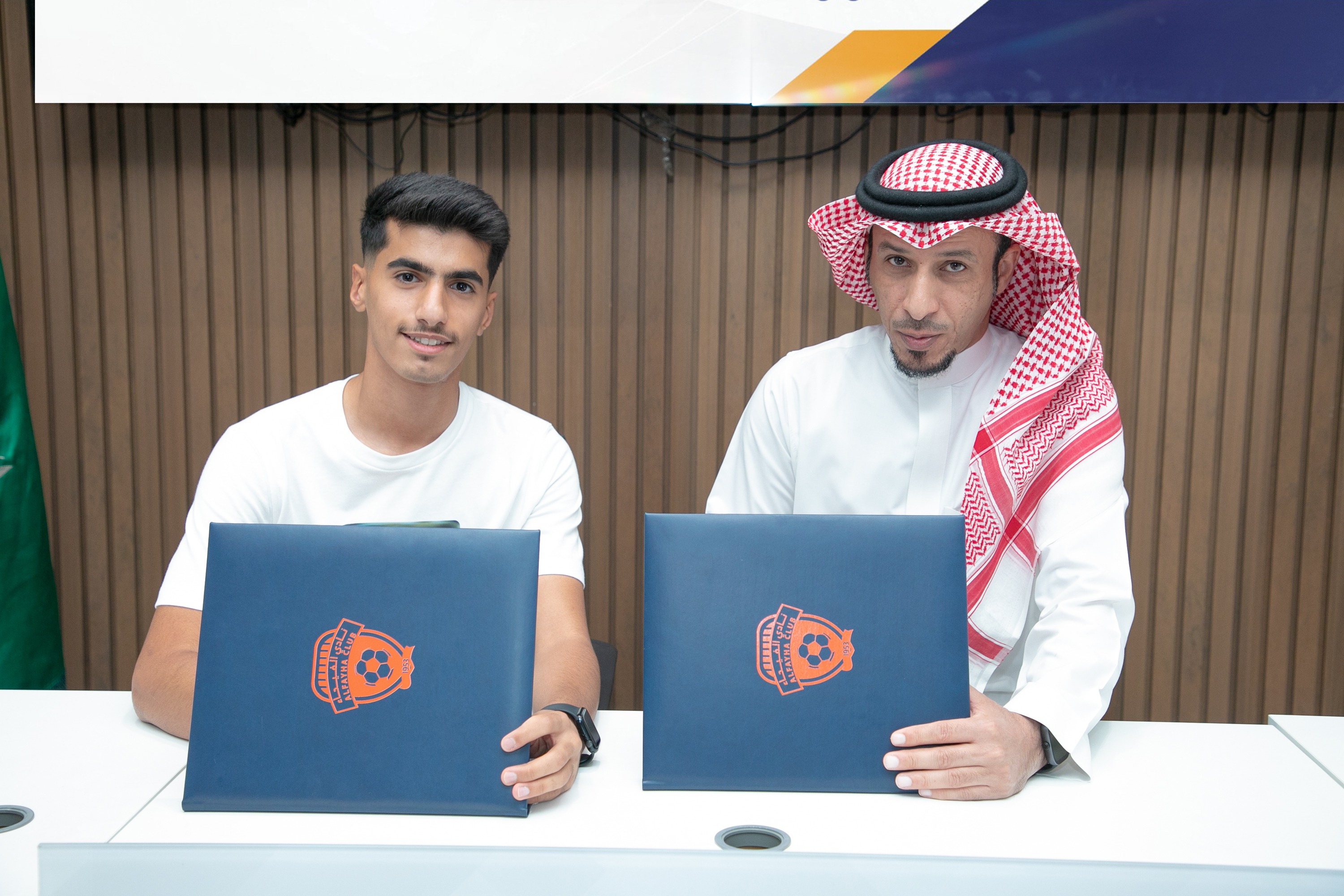 الفيحاء يوقع عقداً احترافياً مع اللاعب اللاعب أسامة التركي "17 سنة" لمدة سنتين .