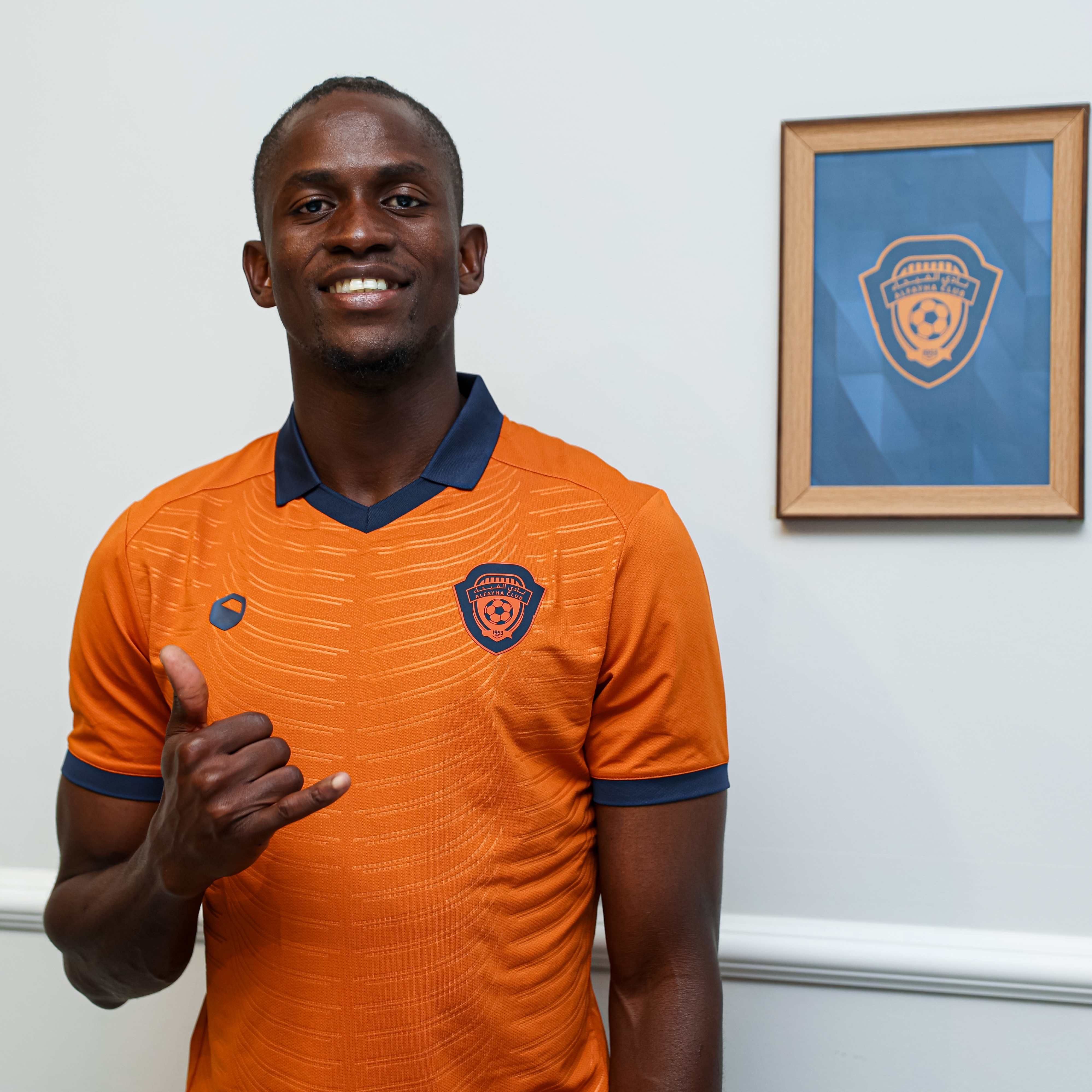 مجلس إدارة نادي الفيحاء ينهي إجراءات التعاقد مع لاعب خط الوسط الدولي الغيني ألفا سيميدو لمدة ثلاثة مواسم في صفقة انتقال حر