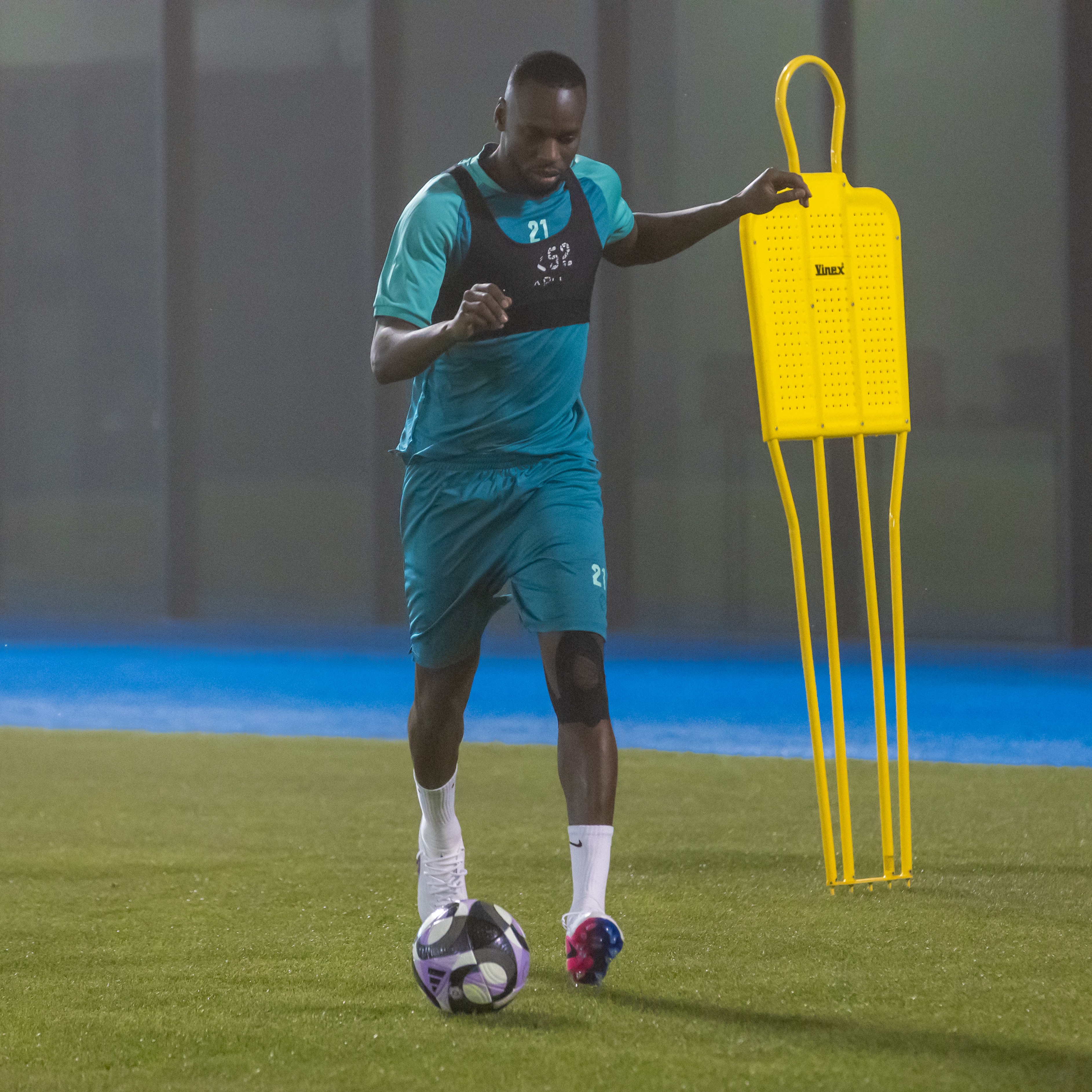 الفيحاء يستأنف تدريباته بحصة استرجاعية بمقر النادي