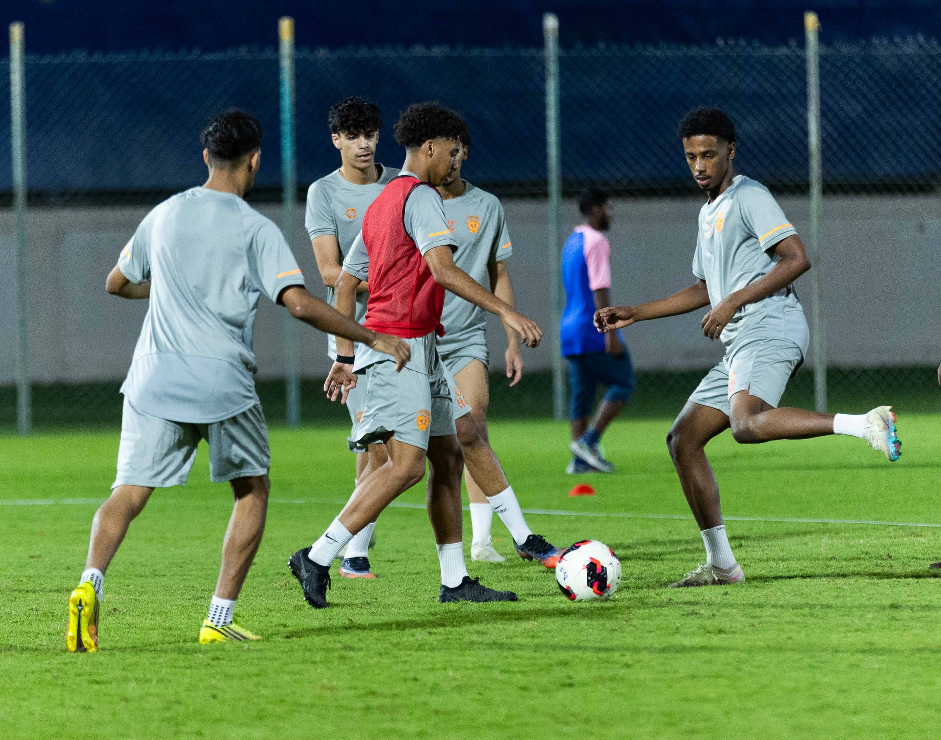 الفيحاء U21 ينهي تحضيراته استعدادًا لملاقاة الهلال .