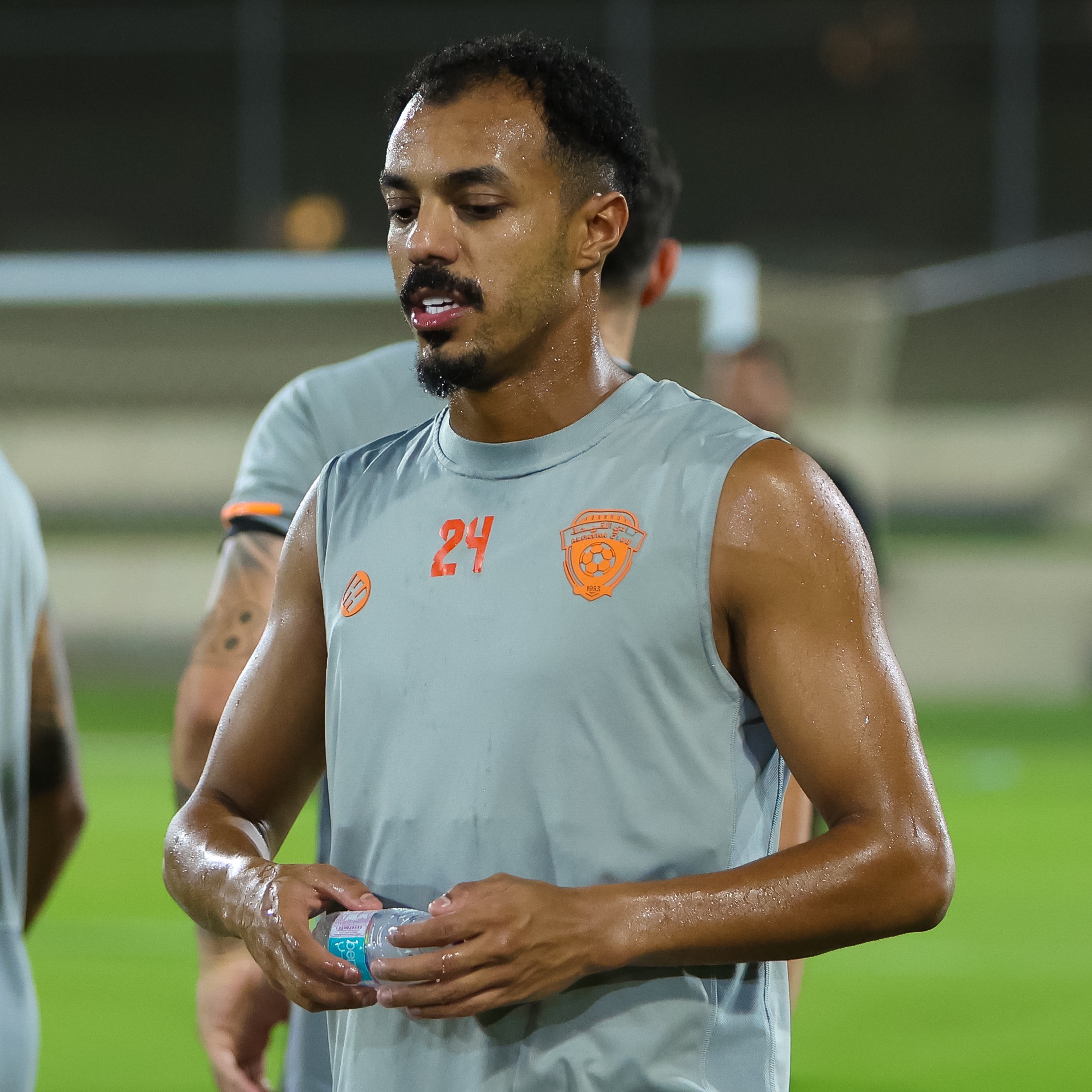 الفيحاء يصل إلى جدة، وينهي تحضيراته لمواجهة الإتحاد