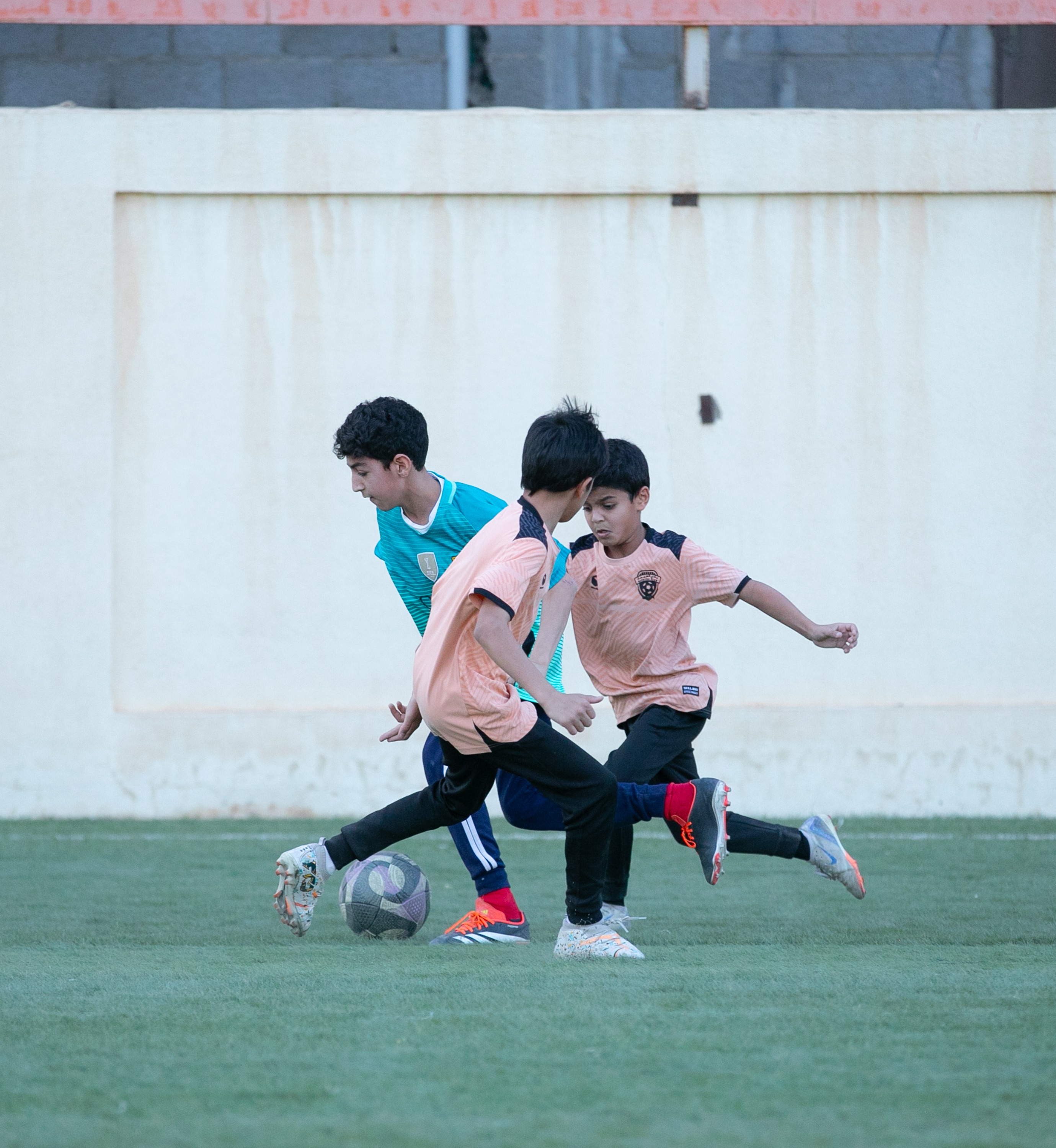 أكاديمية الفيحاء تواصل تدريباتها اليومية