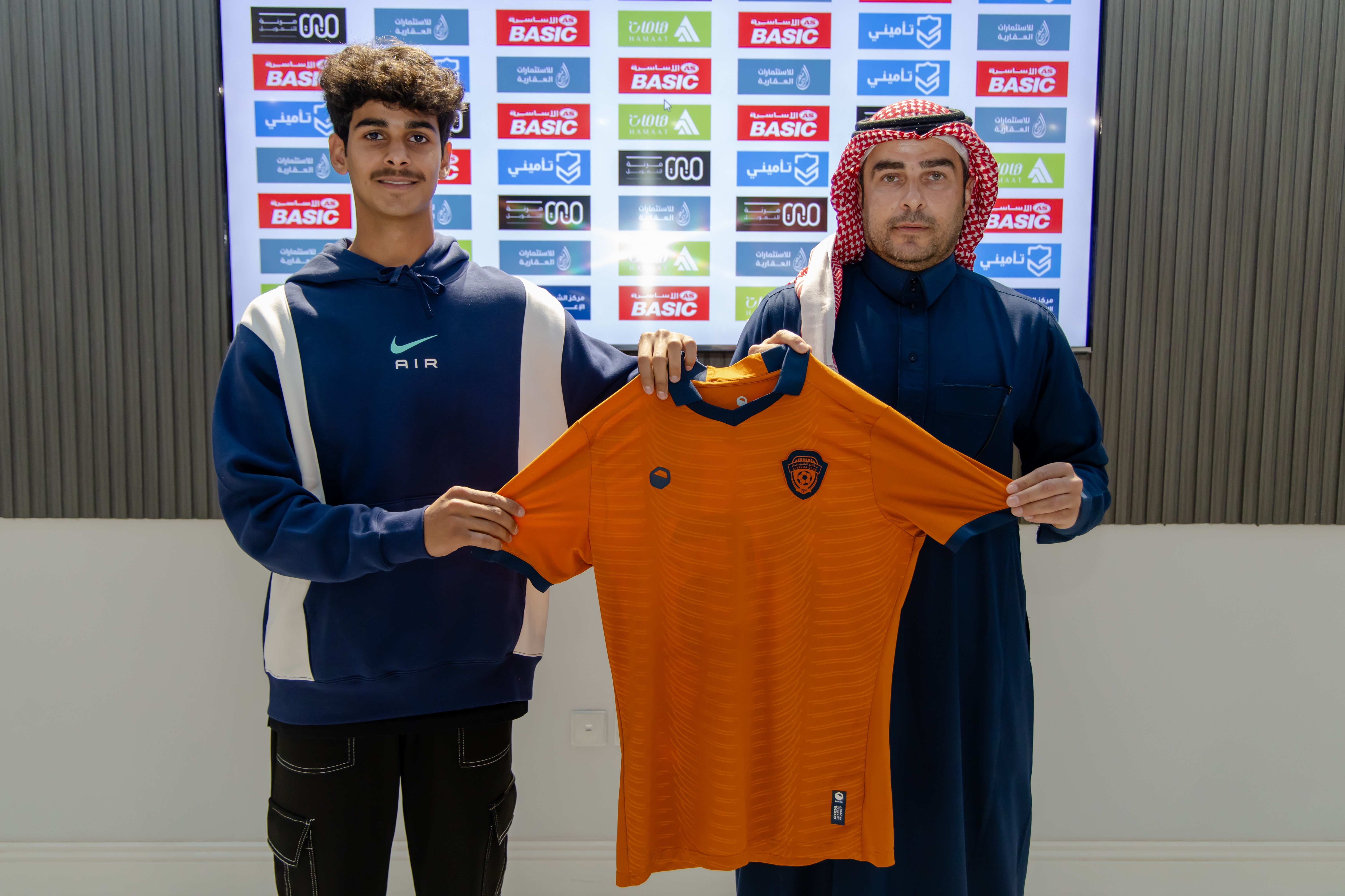 الفيحاء يوقع عقداً احترافياً مع لاعب فريق الفيحاء تحت 18 سنة " علي ال حرشان " لمدة سنتين ونصف
