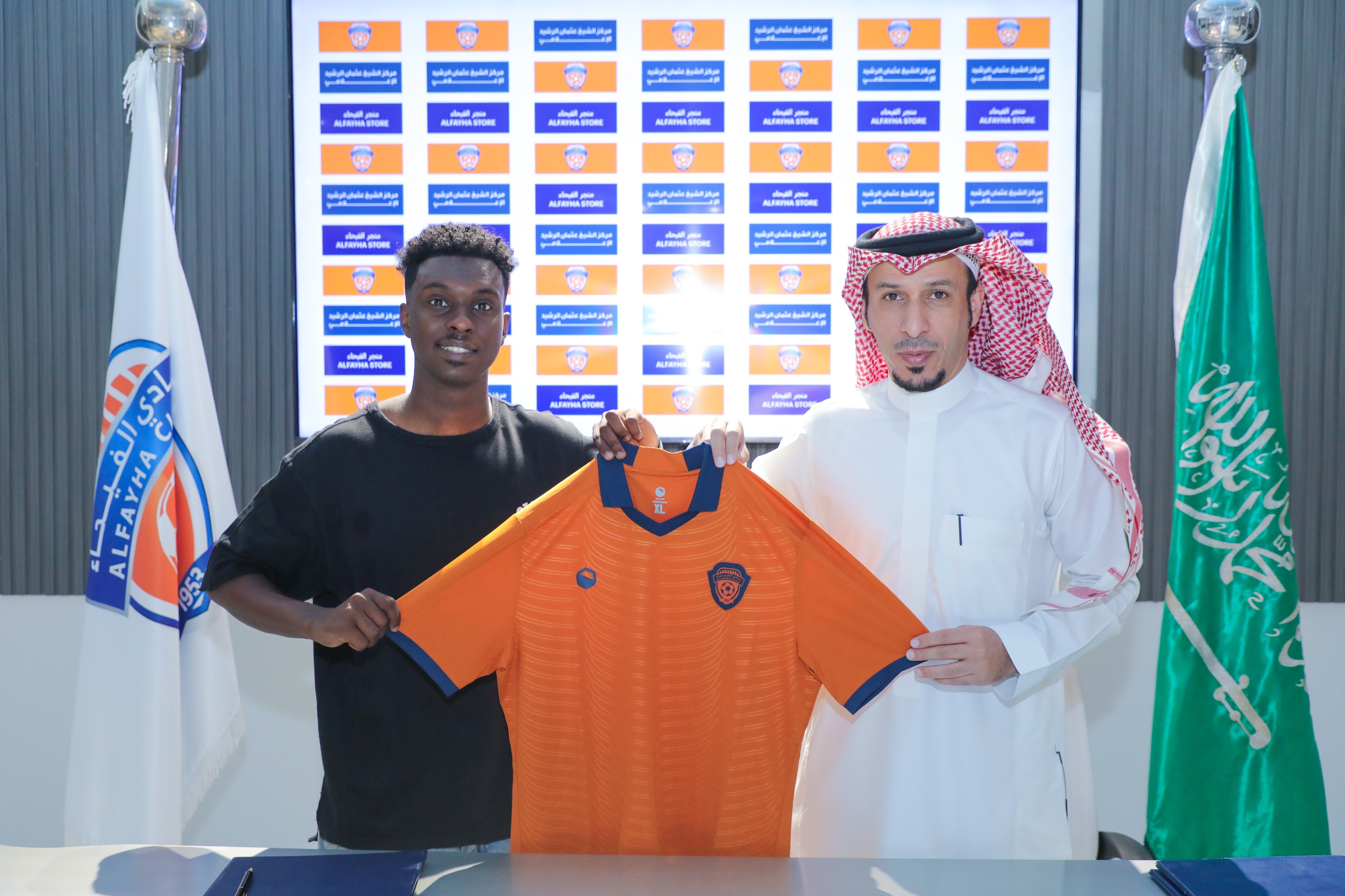 مجلس إدارة نادي الفيحاء ينهي اجراءات التعاقد مع لاعب خط الوسط عمار الخيبري في صفقة انتقال حر لمدة 3 سنوات