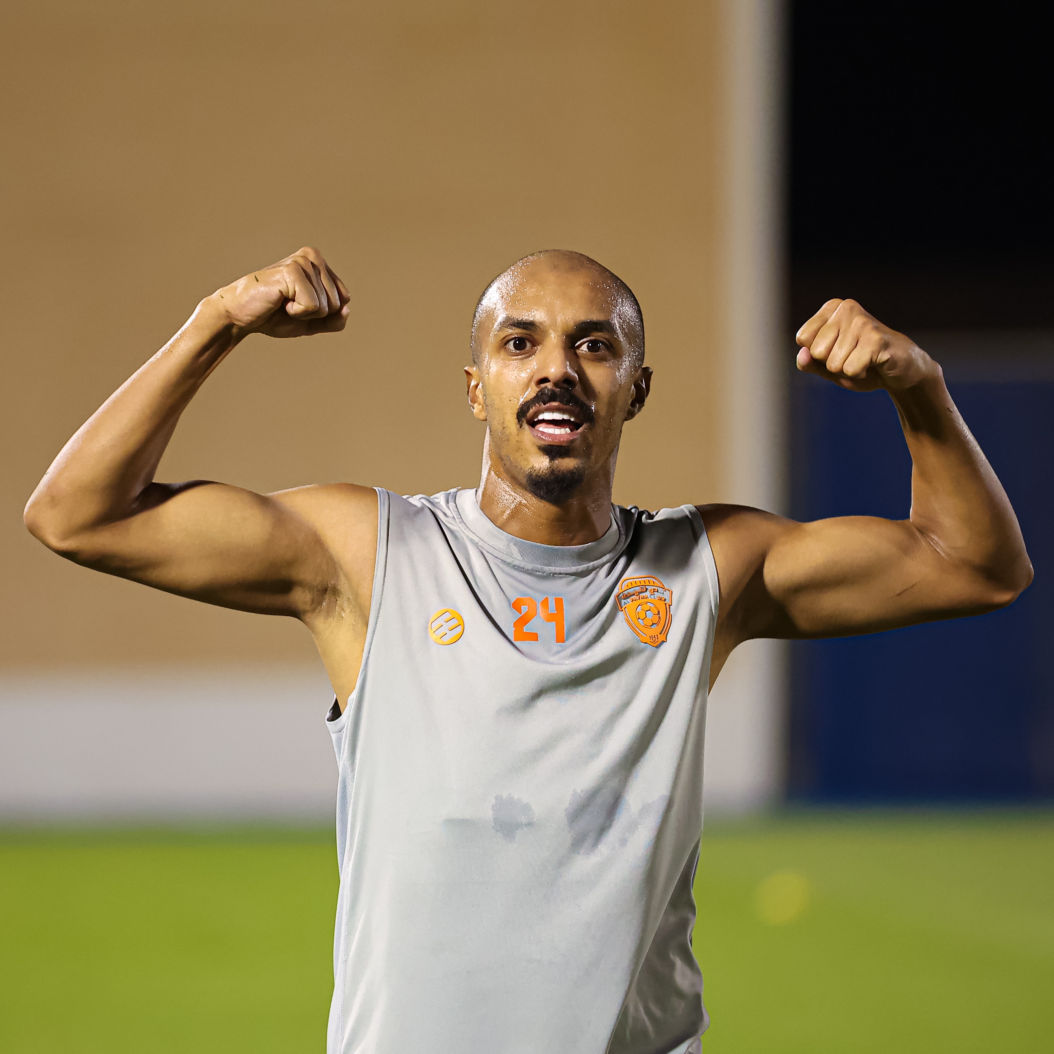 الفيحاء يواصل تحضيراته على ملعب معالي الشيخ عبدالعزيز التويجري بالنادي