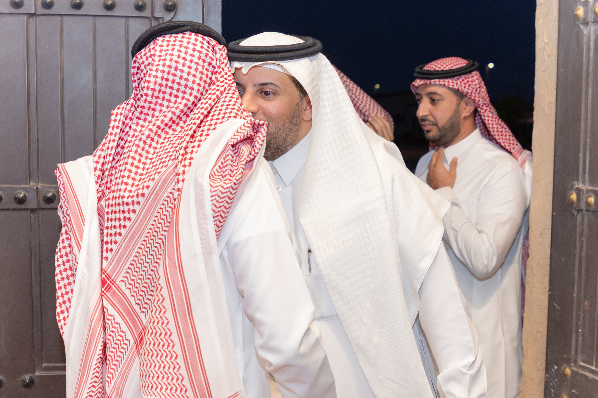مجلس إدارة الفيحاء يزور نادي الفيصلي