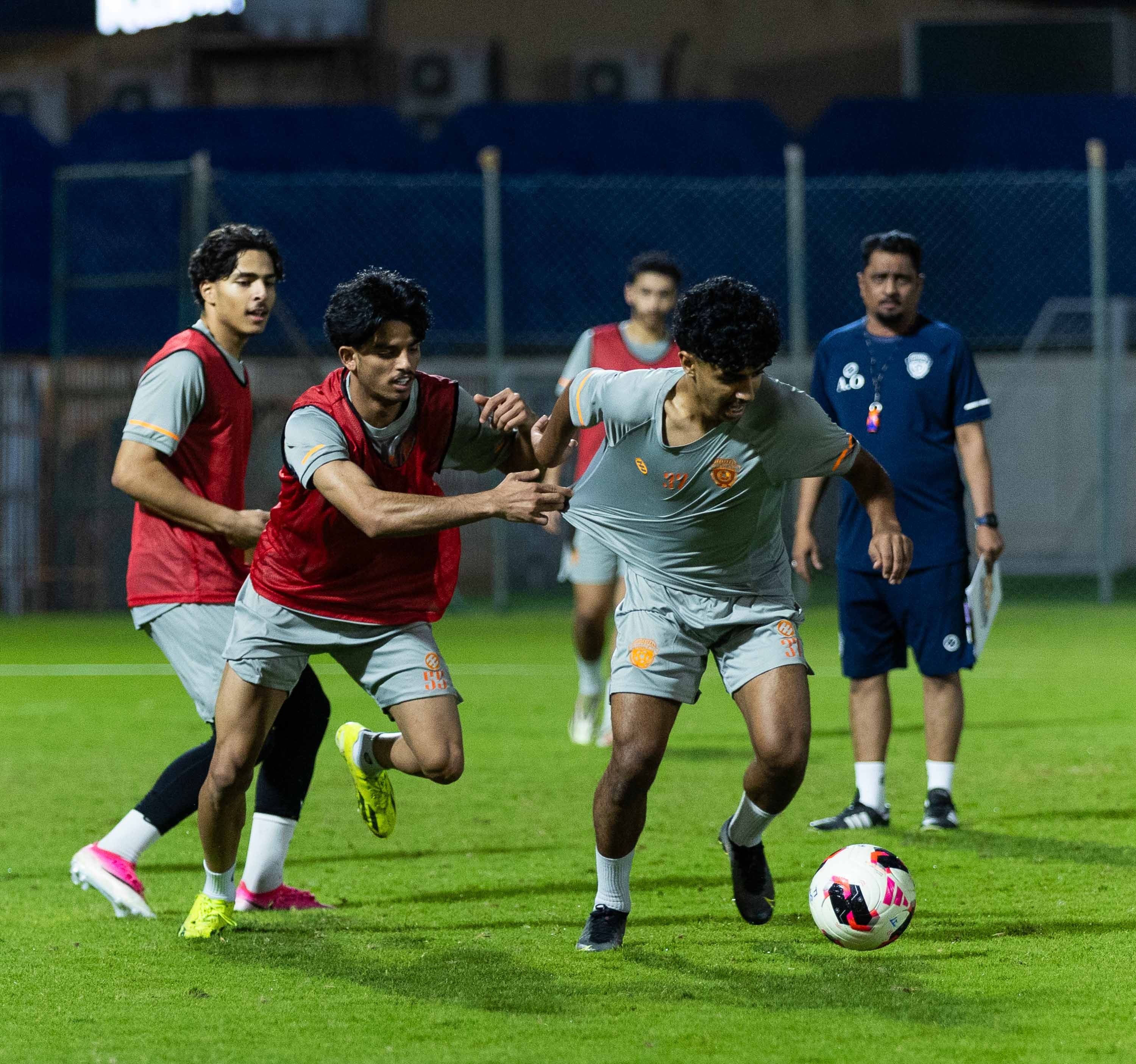 الفيحاء U21 ينهي تحضيراته استعدادًا لملاقاة الهلال .