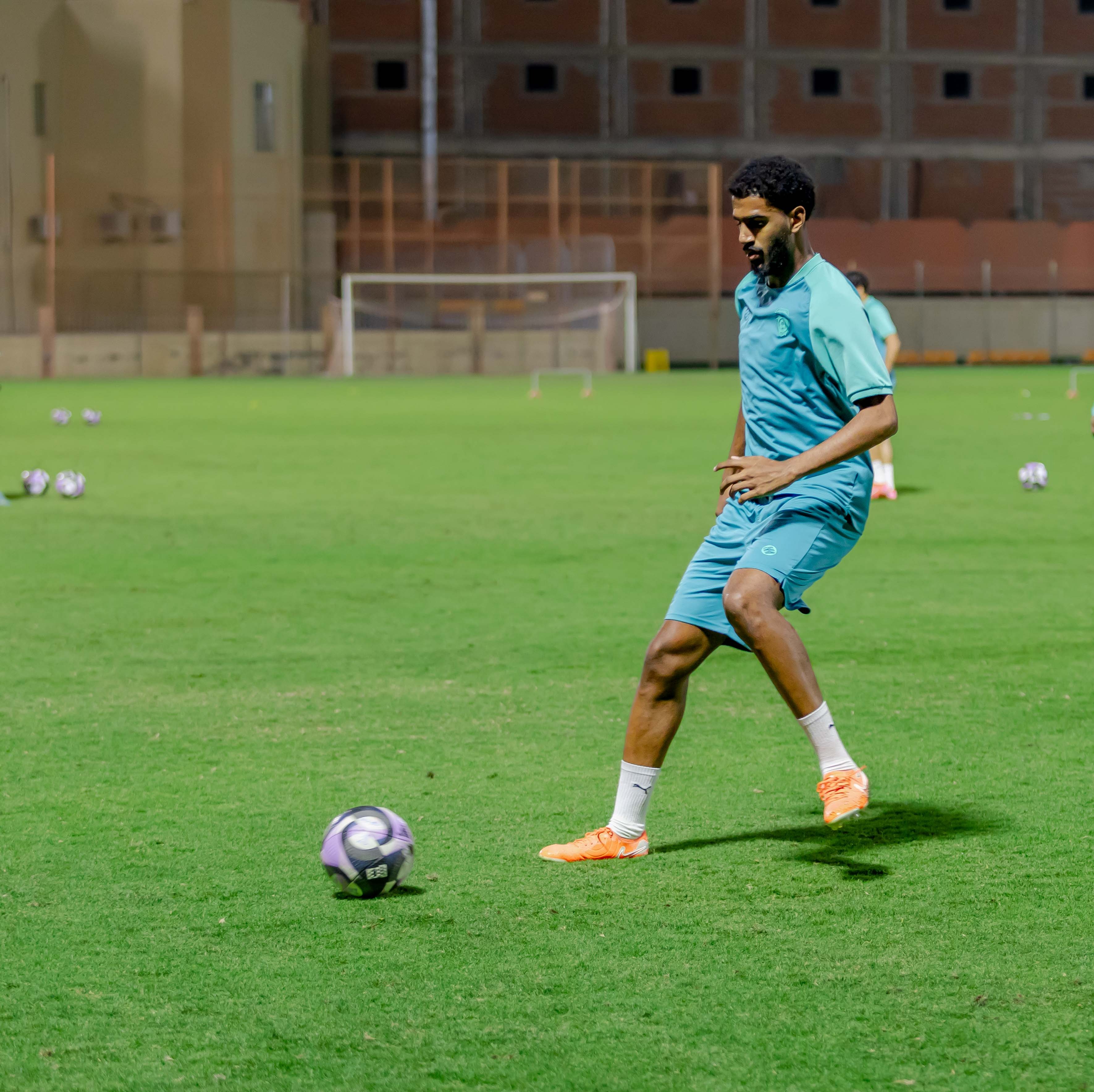 الفيحاء تحت 21 عامًا يُجري تمرينه الرئيس استعدادًا لملاقاة القادسية .