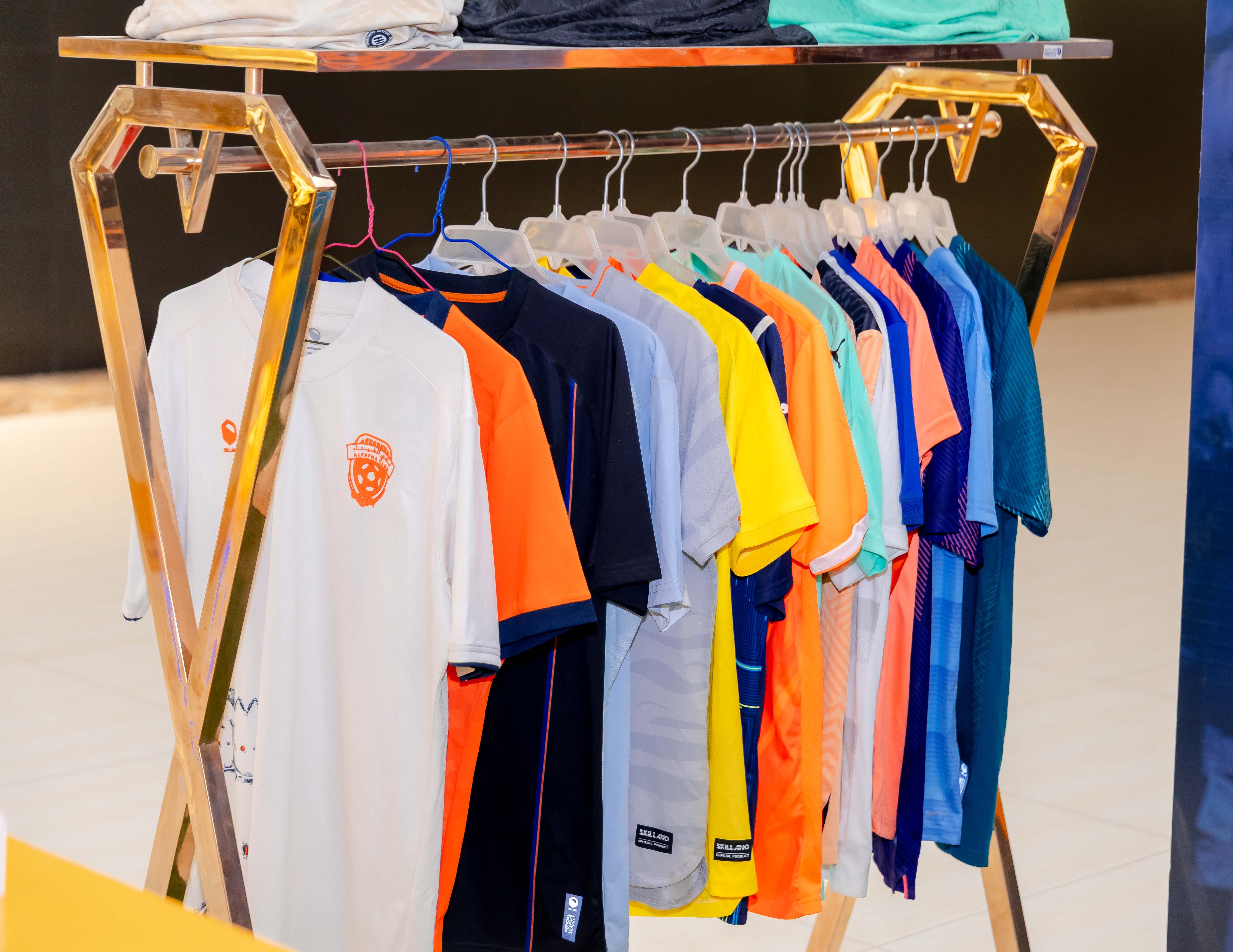 الفيحاء يقيم ركن خاص في كرم مول لتوزيع تذاكر مباراة الفيحاء و الاخدود