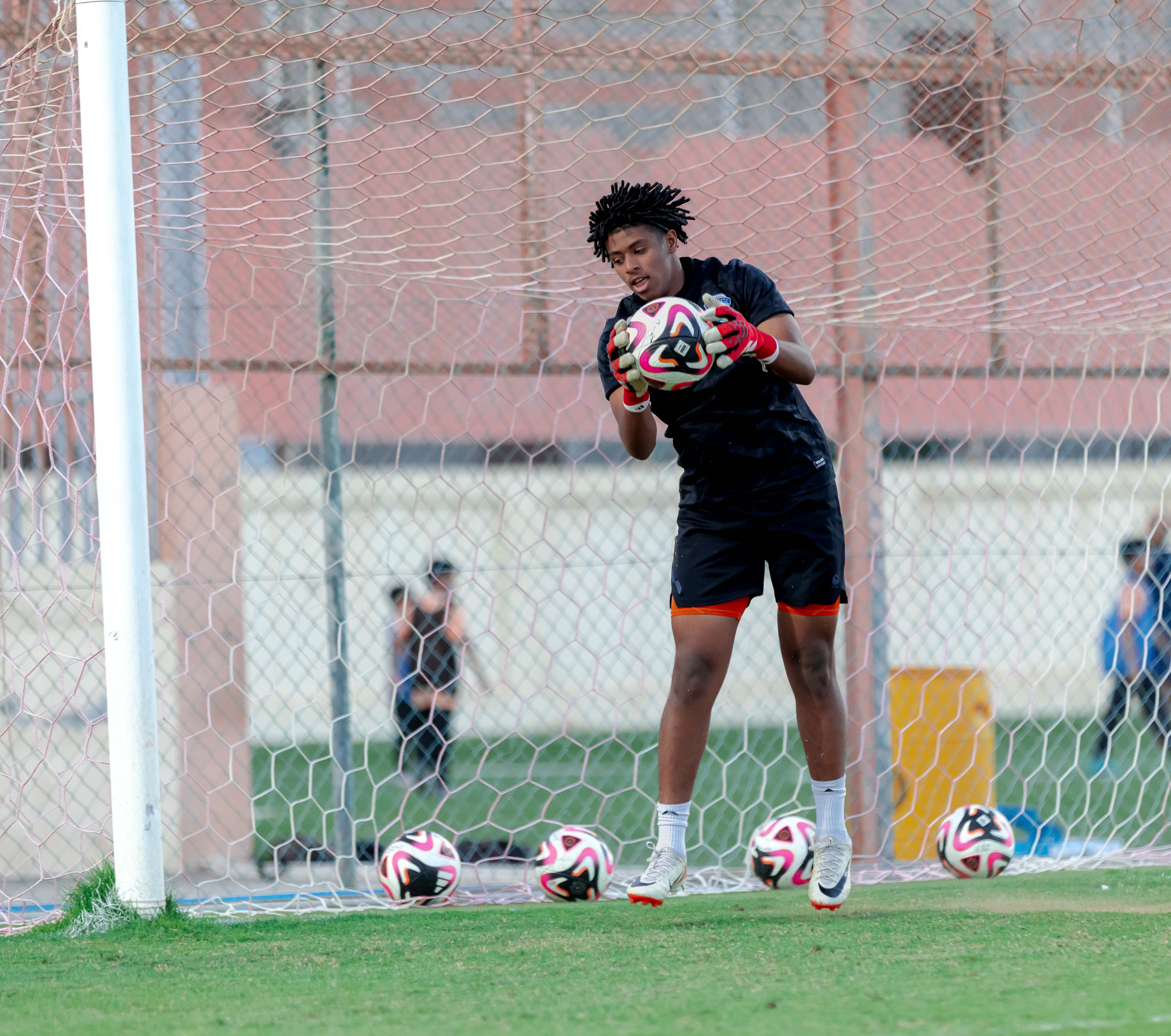الفيحاء تحت 18 سنة يجري تمرينه الرئيس لمواجهة نظيره نادي الاتحاد